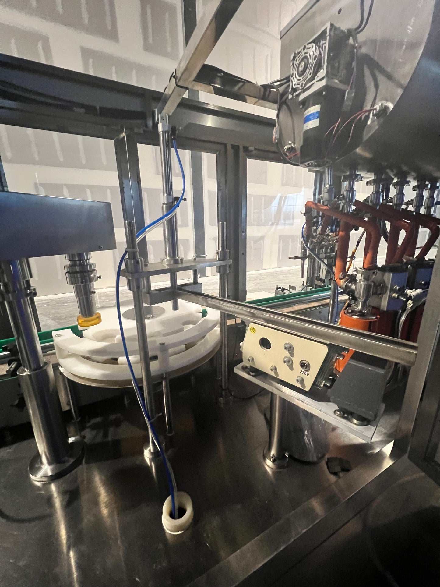 Used Filler and Capper - 4 Head, Filler and Capper with Feed Tank, Heat Traced - Shanghai JiaoBan Machinery