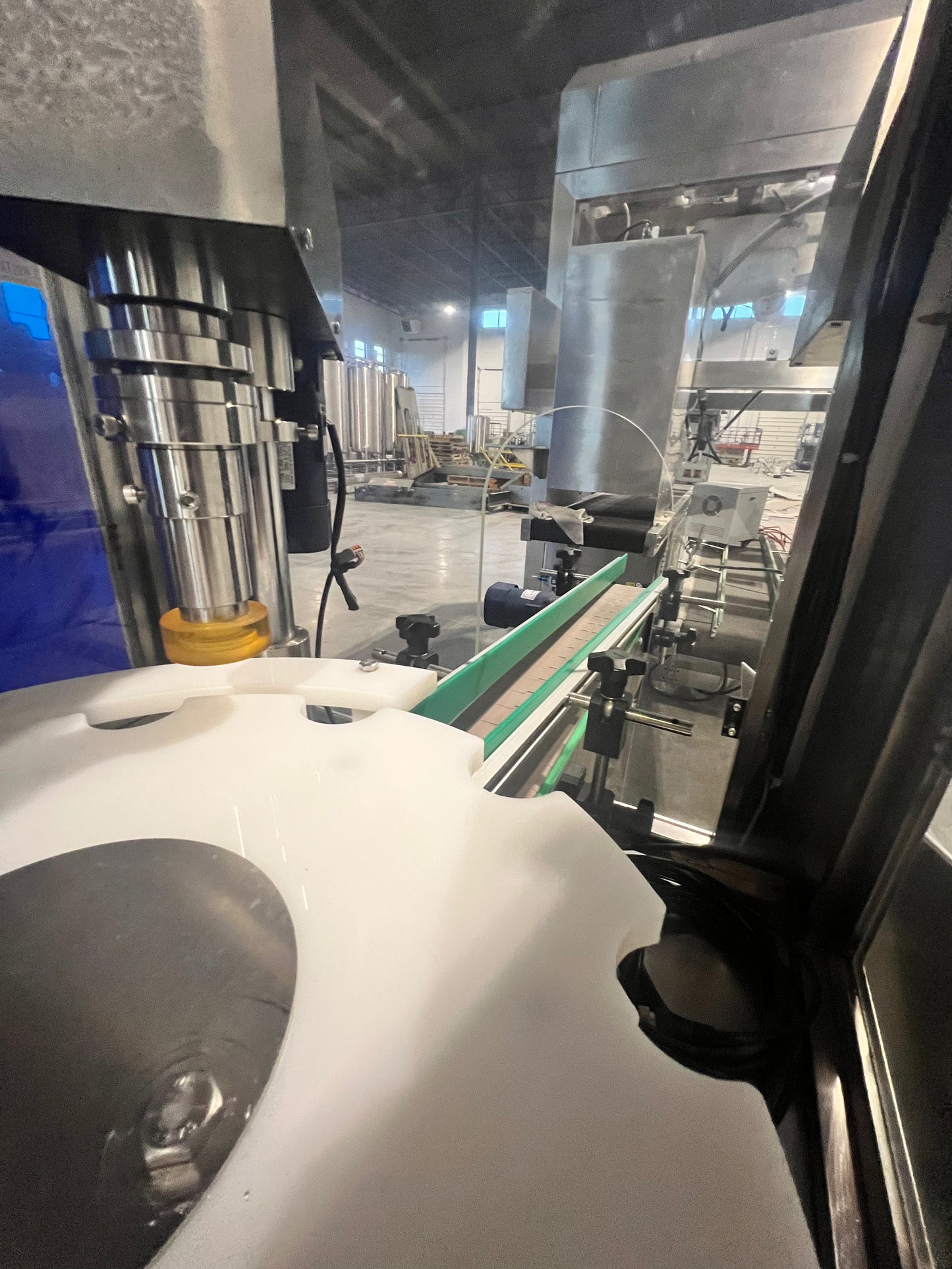 Used Filler and Capper - 4 Head, Filler and Capper with Feed Tank, Heat Traced - Shanghai JiaoBan Machinery