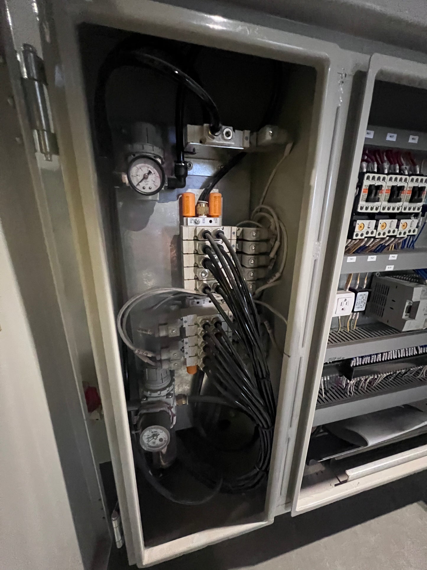 Used Best Pack Automatic Uniform Case Erector & Bottom Sealer, Model ELVSL22-3H