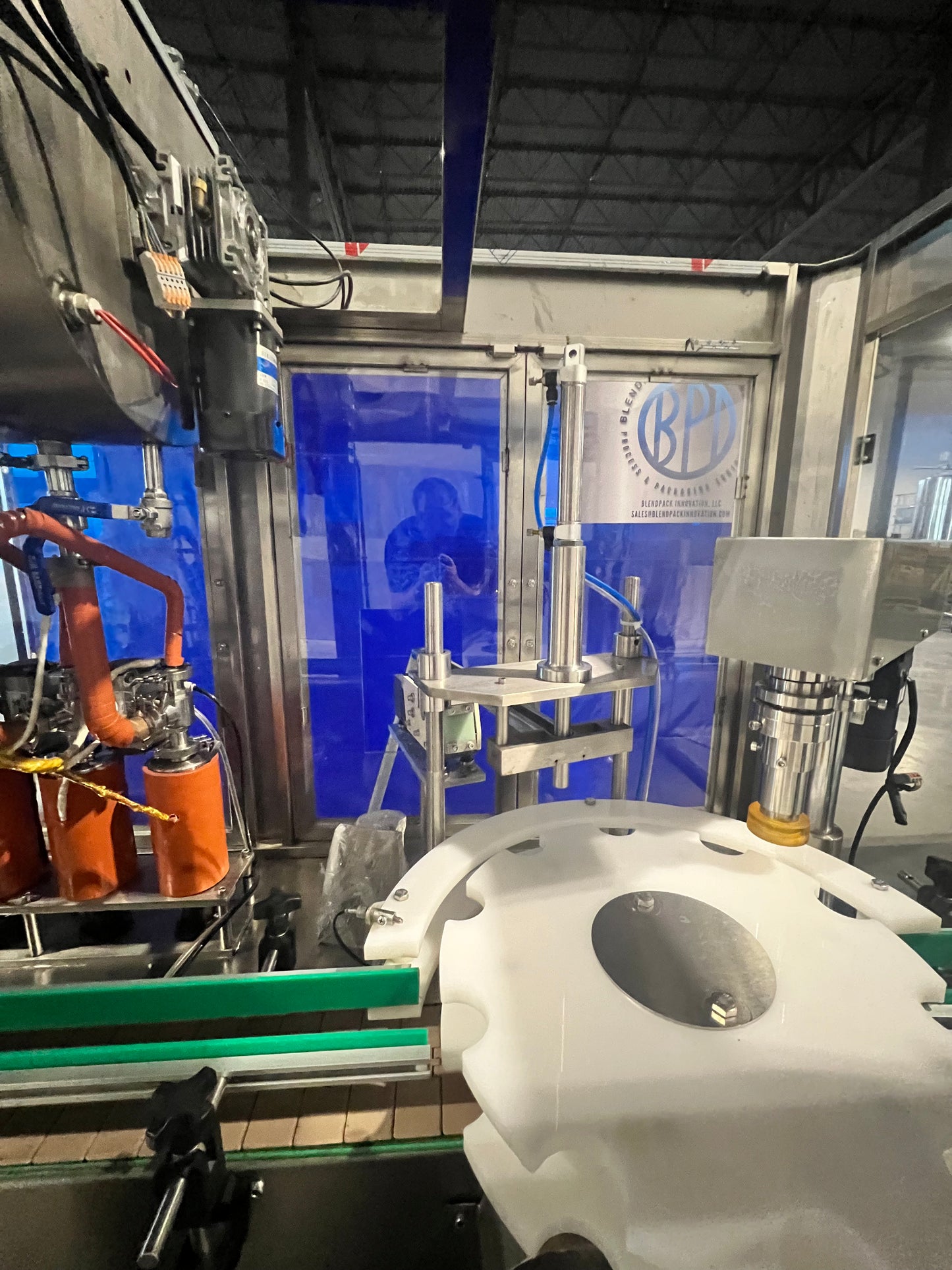 Used Filler and Capper - 4 Head, Filler and Capper with Feed Tank, Heat Traced - Shanghai JiaoBan Machinery