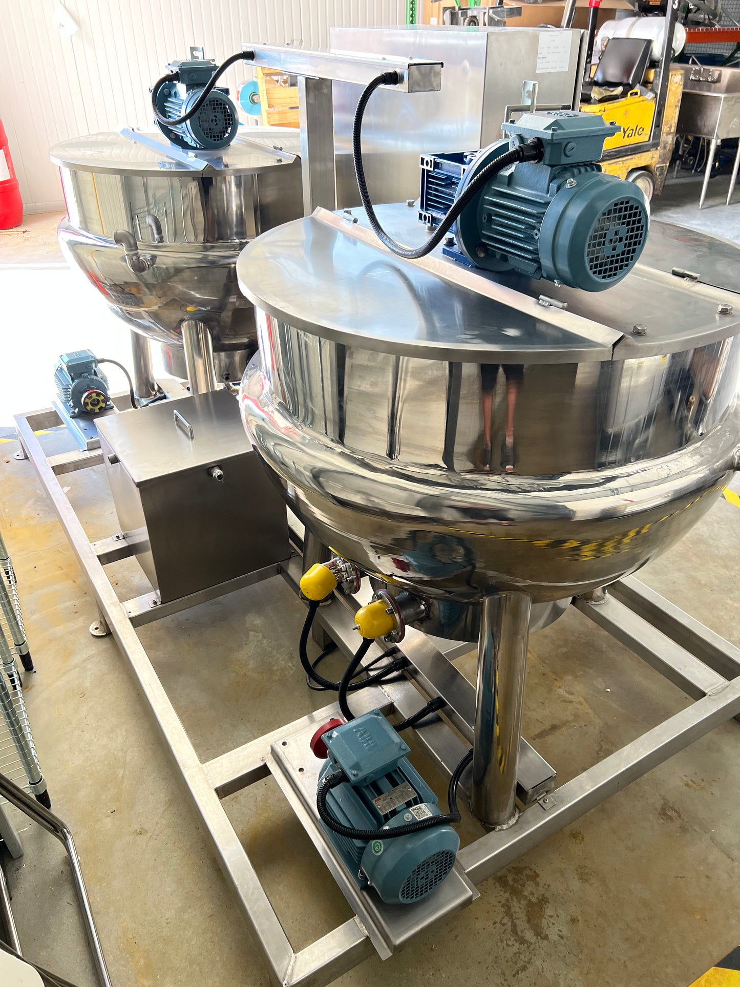 Tank - Mixing tank system - Model # GD150, 2 Tank, 150 liter each, SS Batching Skid with Controls, Scraper Agitation, KQ-500L, 50 Hz, Single Phase (pumps not included)