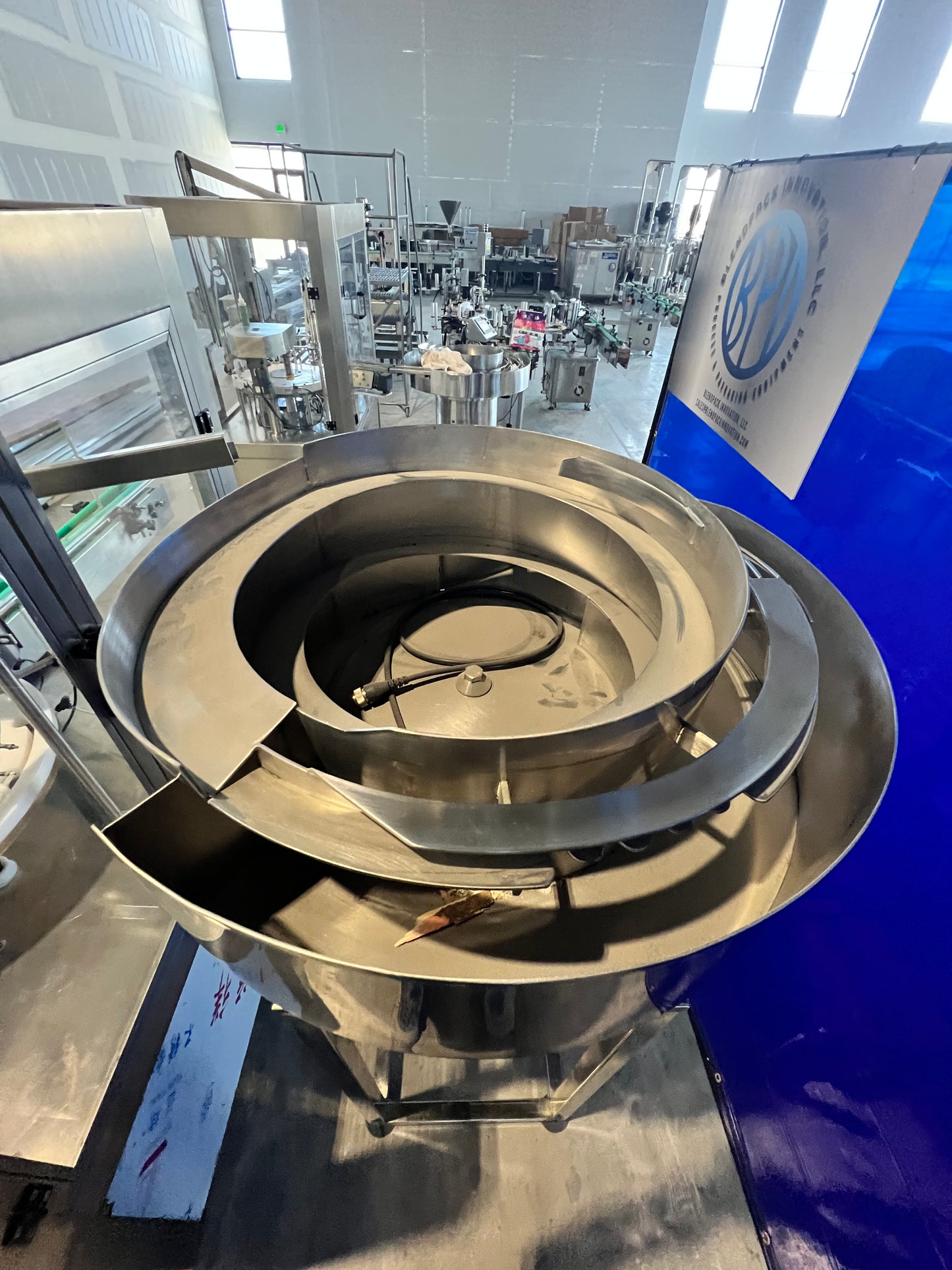 Like New Filler and Capper Lid Bowl with mini Hopper - Shanghai JiaoBan Machinery