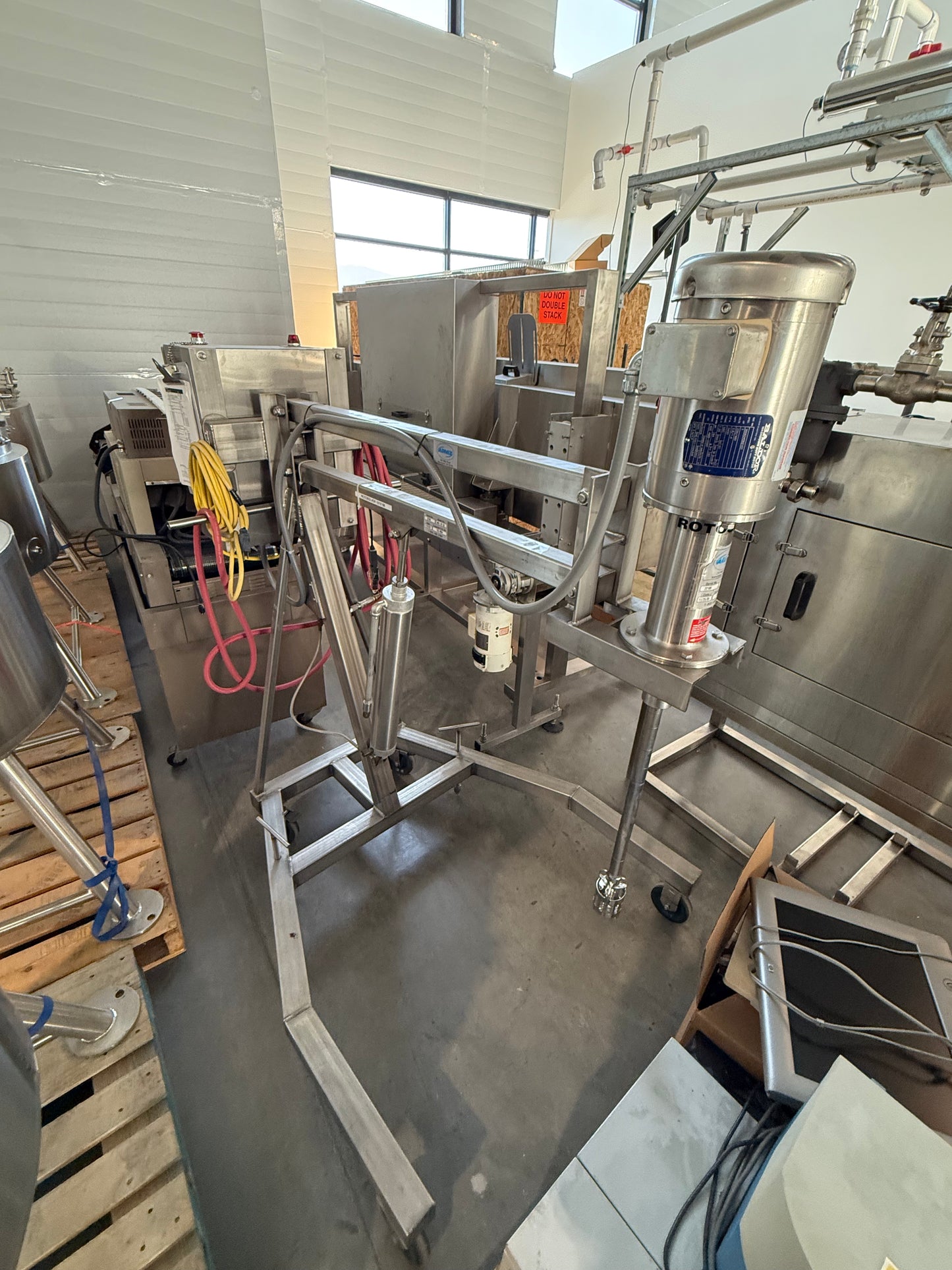 Used Admix High Shear Mixer, Model 80RS60SS, Serial Number 22109, Used Admix, Pneumatic Lift Stand MHL-101-SS