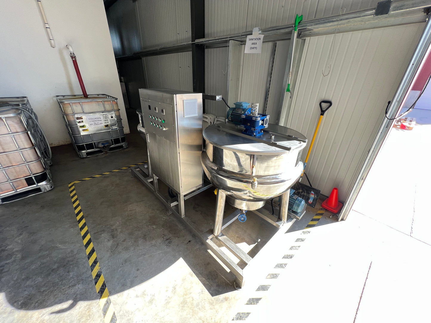 Tank - Mixing tank system - Model # GD150, 2 Tank, 150 liter each, SS Batching Skid with Controls, Scraper Agitation, KQ-500L, 50 Hz, Single Phase (pumps not included)