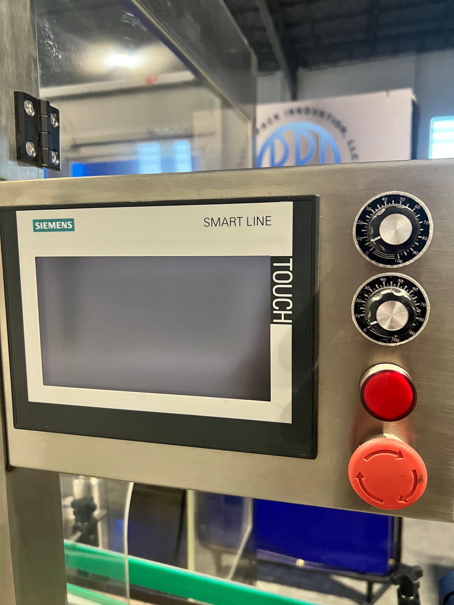 Used Filler and Capper - 4 Head, Filler and Capper with Feed Tank, Heat Traced - Shanghai JiaoBan Machinery