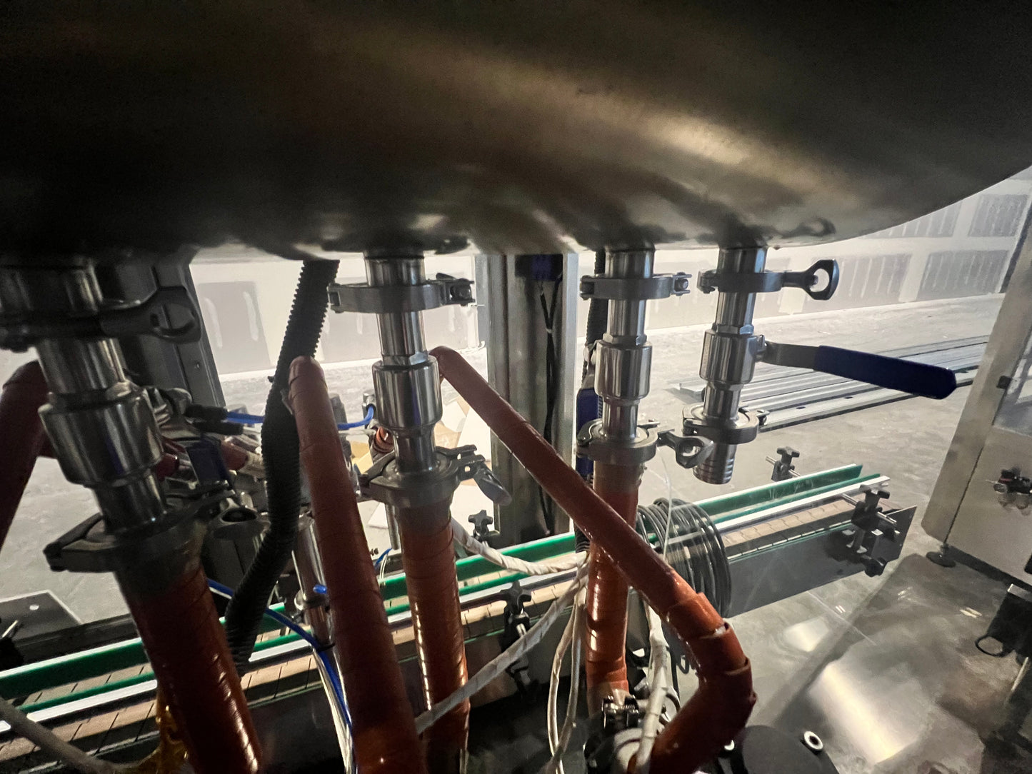 Used Filler and Capper - 4 Head, Filler and Capper with Feed Tank, Heat Traced - Shanghai JiaoBan Machinery