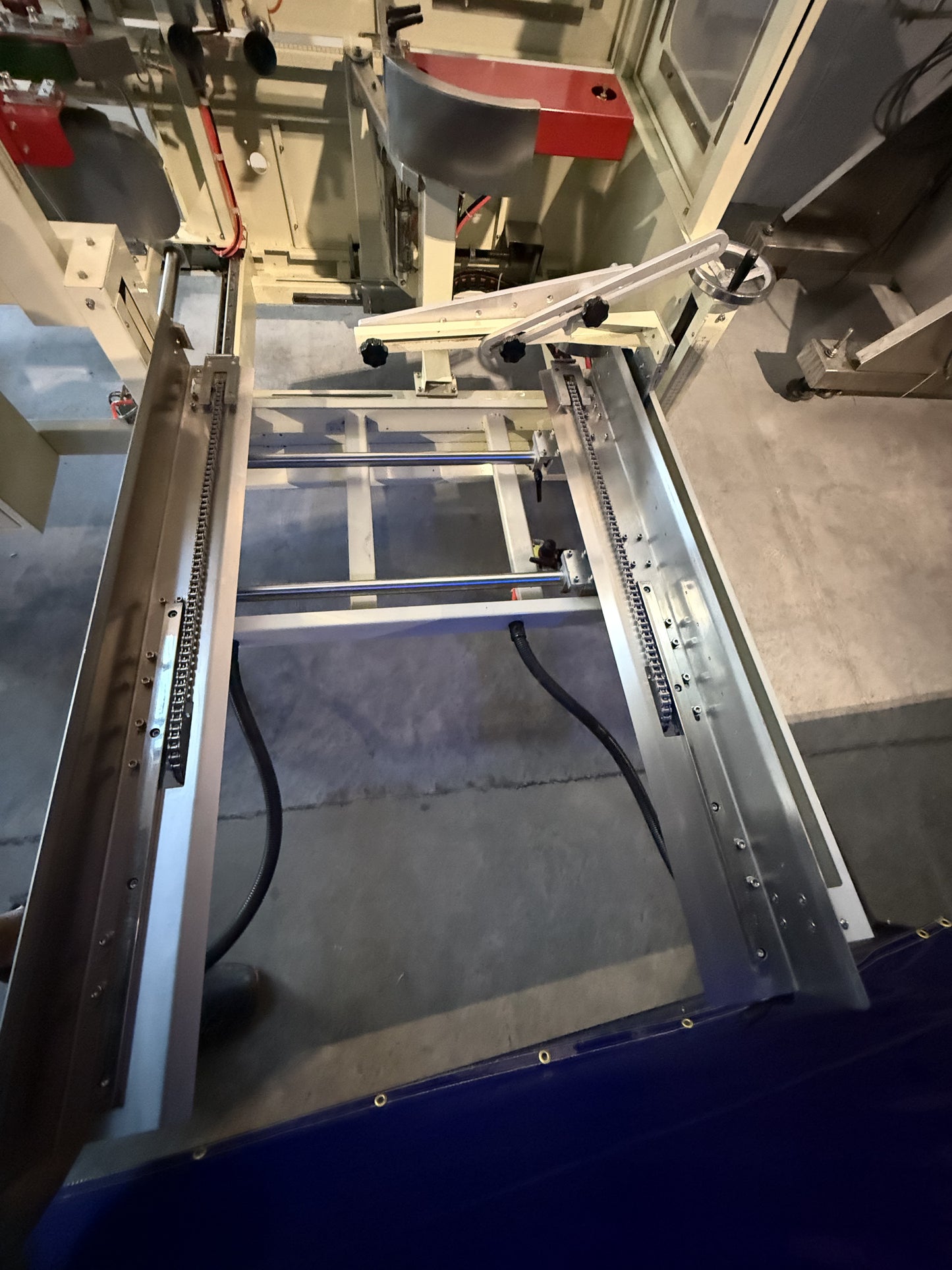 Brother (BroPac) Automatic Case Erector and Bottom Sealer, Model CES4035M