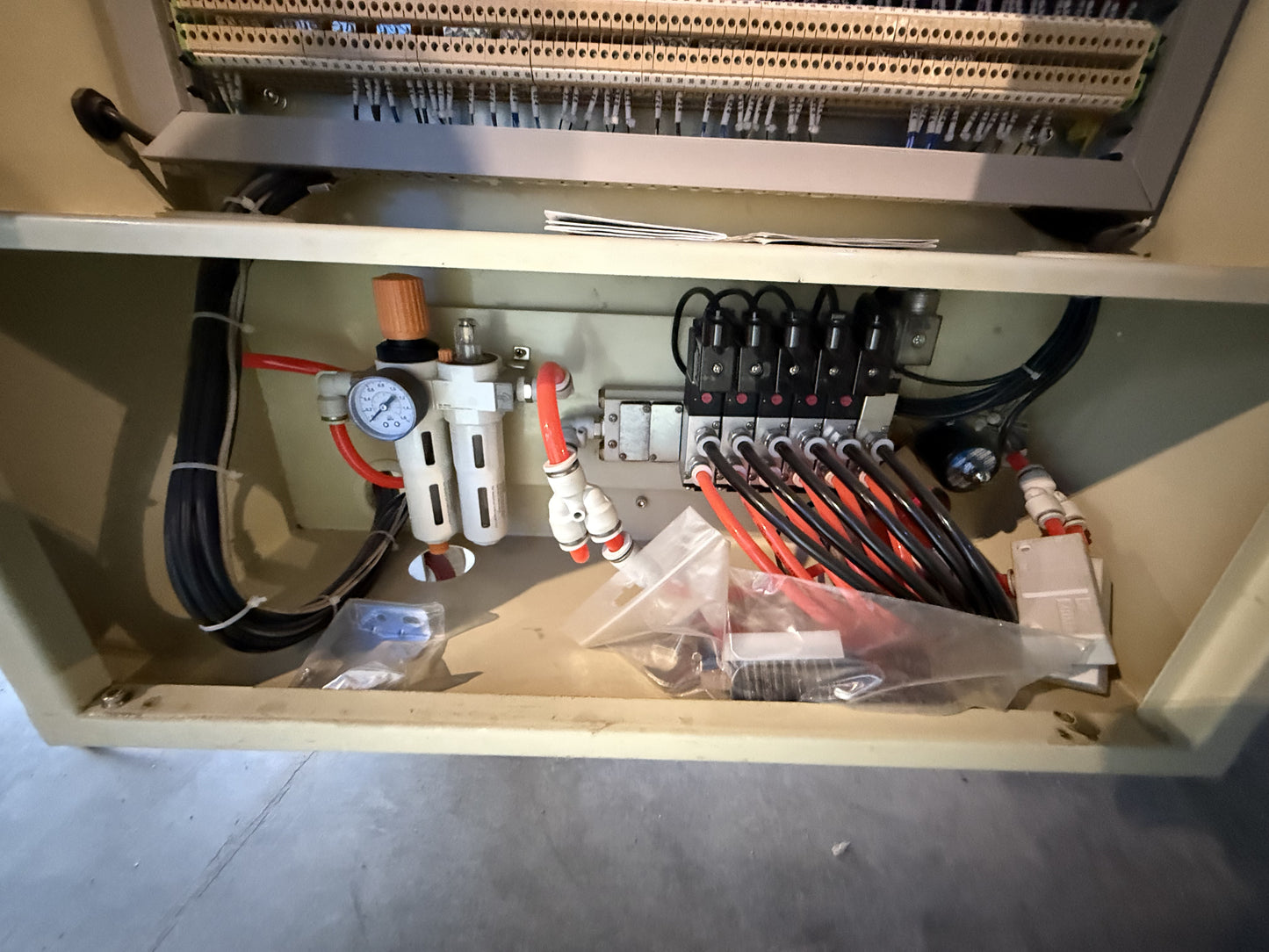 Brother (BroPac) Automatic Case Erector and Bottom Sealer, Model CES4035M