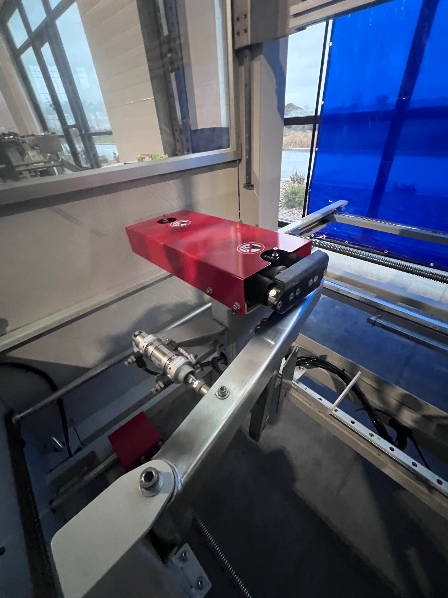 Used Best Pack - Automatic Uniform Case Erector & Bottom Sealer, Model ELVSL21-2H-145