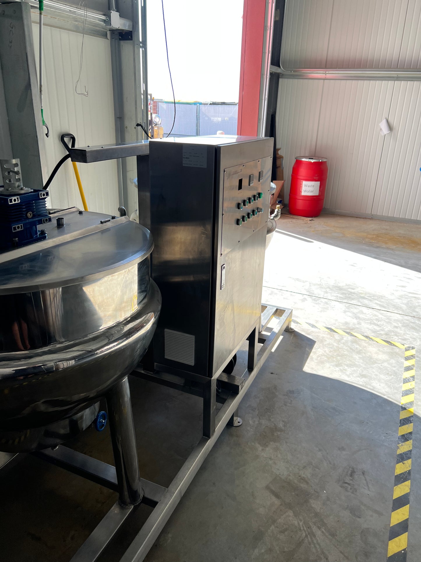 Tank - Mixing tank system - Model # GD150, 2 Tank, 150 liter each, SS Batching Skid with Controls, Scraper Agitation, KQ-500L, 50 Hz, Single Phase (pumps not included)