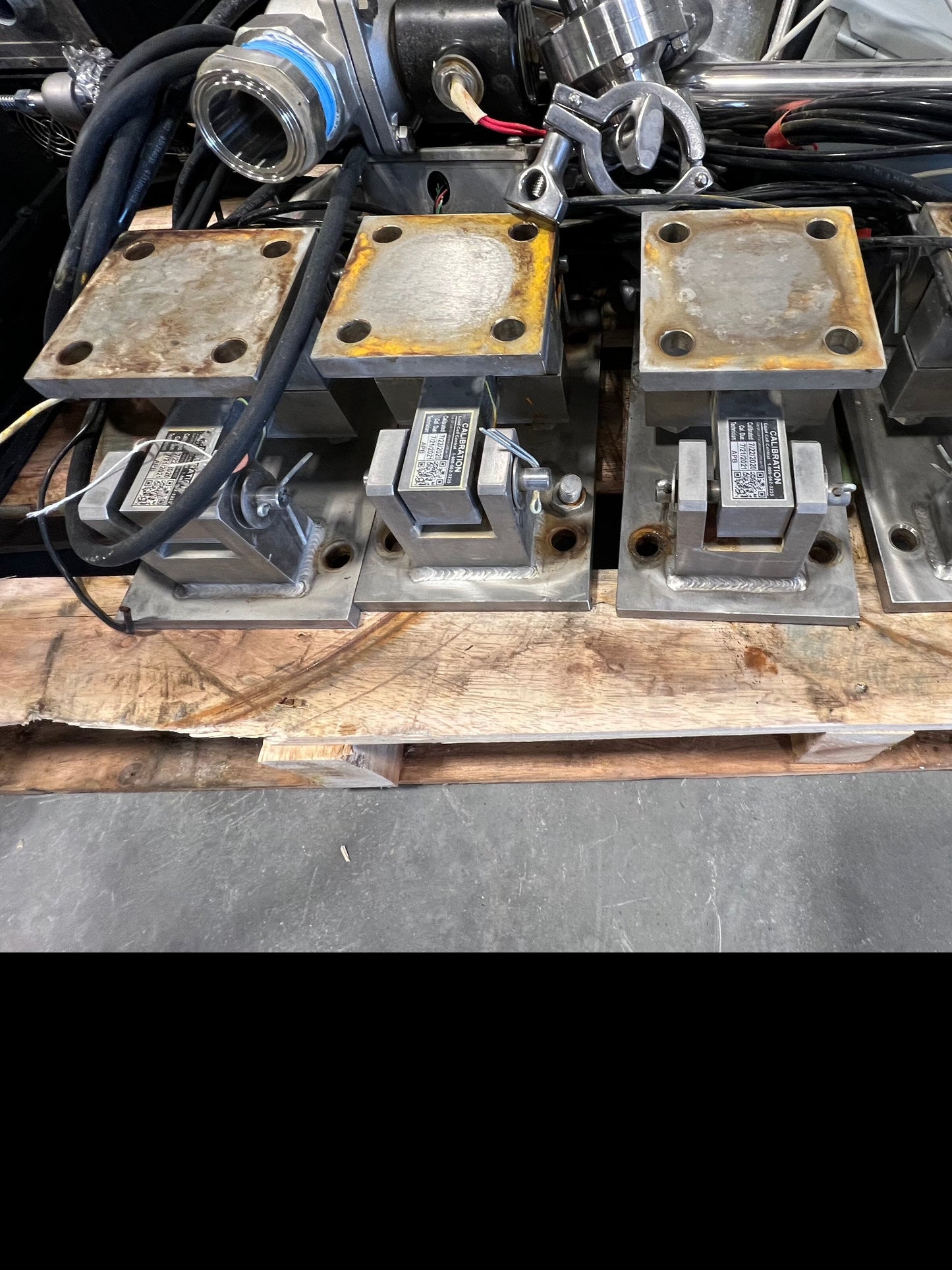Inventory Equipment:Load Cell (4), SS, Load Cell central with batch controller