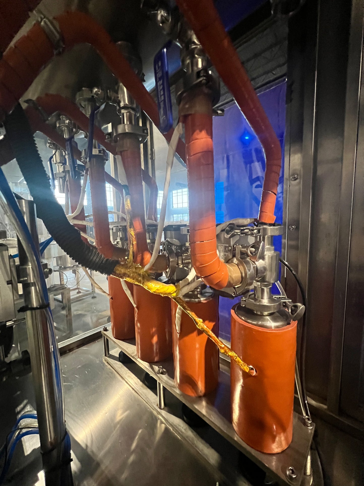 Used Filler and Capper - 4 Head, Filler and Capper with Feed Tank, Heat Traced - Shanghai JiaoBan Machinery