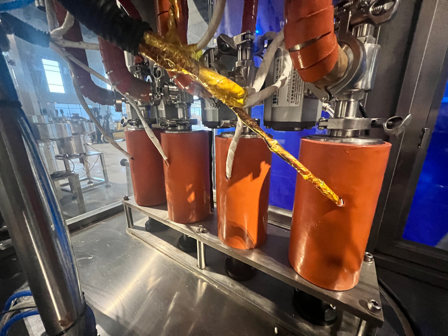 Used Filler and Capper - 4 Head, Filler and Capper with Feed Tank, Heat Traced - Shanghai JiaoBan Machinery