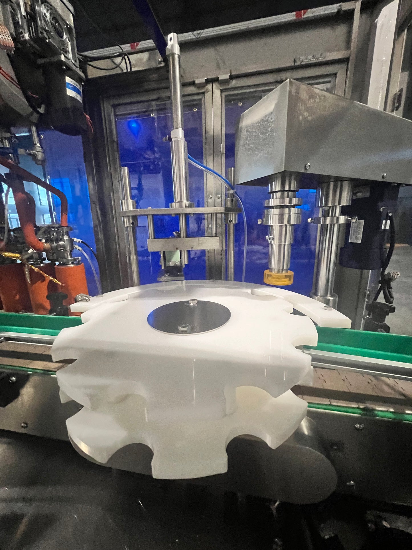 Used Filler and Capper - 4 Head, Filler and Capper with Feed Tank, Heat Traced - Shanghai JiaoBan Machinery