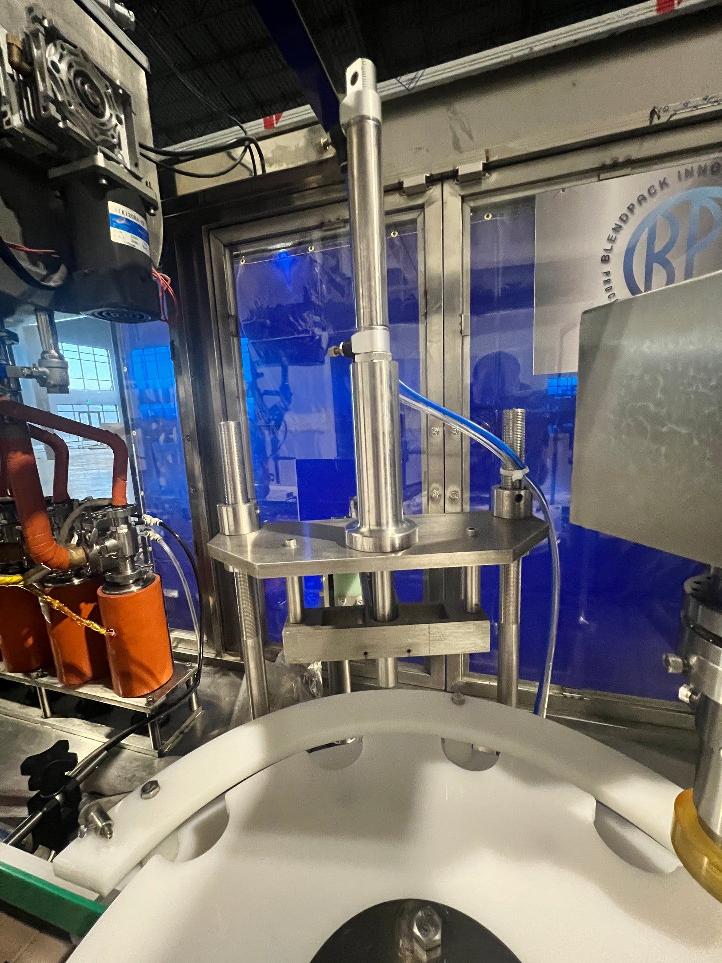 Used Filler and Capper - 4 Head, Filler and Capper with Feed Tank, Heat Traced - Shanghai JiaoBan Machinery