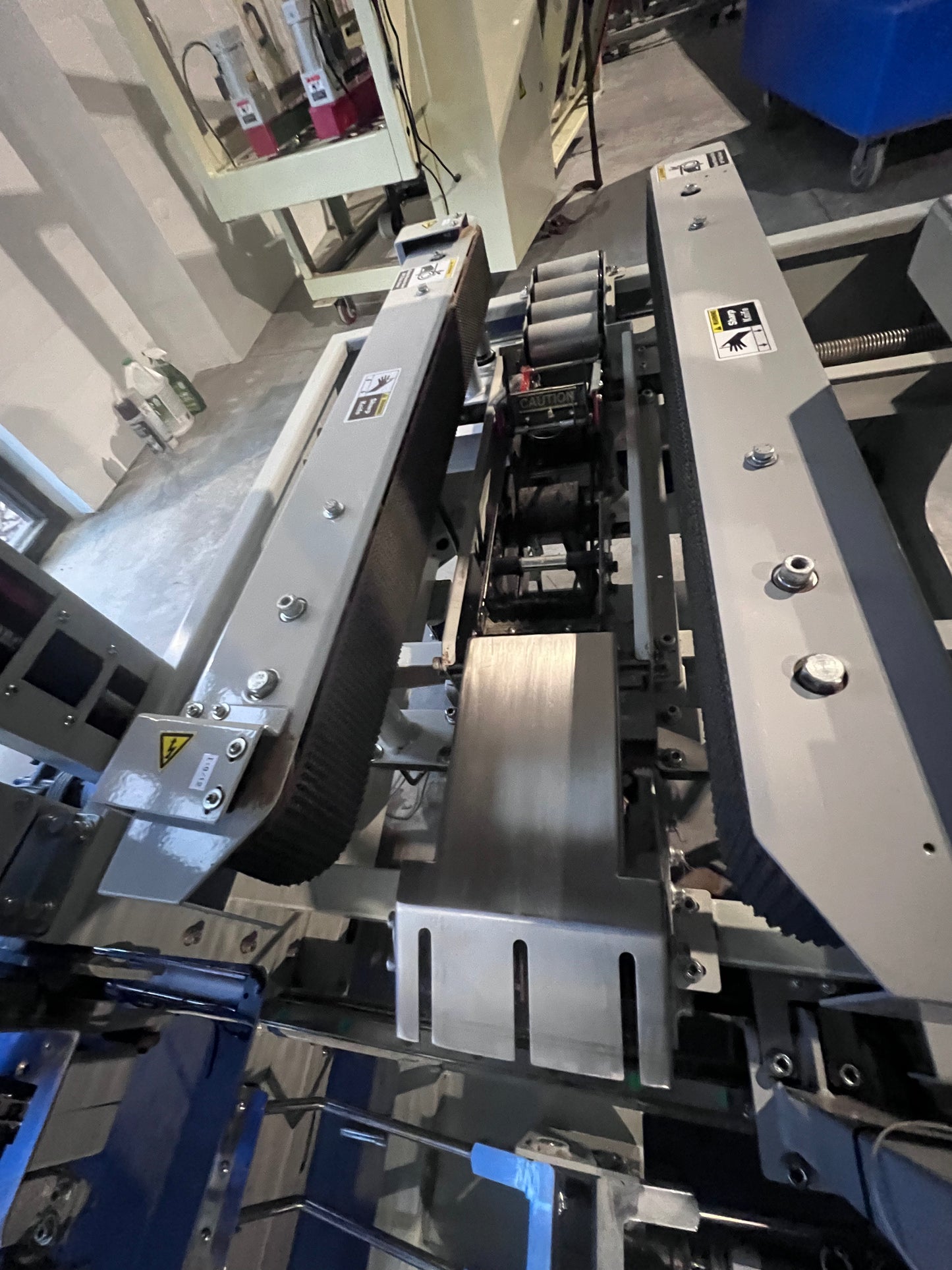 Used Best Pack - Automatic Uniform Case Erector & Bottom Sealer, Model ELVSL21-2H-145