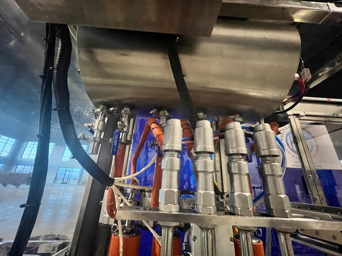 Used Filler and Capper - 4 Head, Filler and Capper with Feed Tank, Heat Traced - Shanghai JiaoBan Machinery