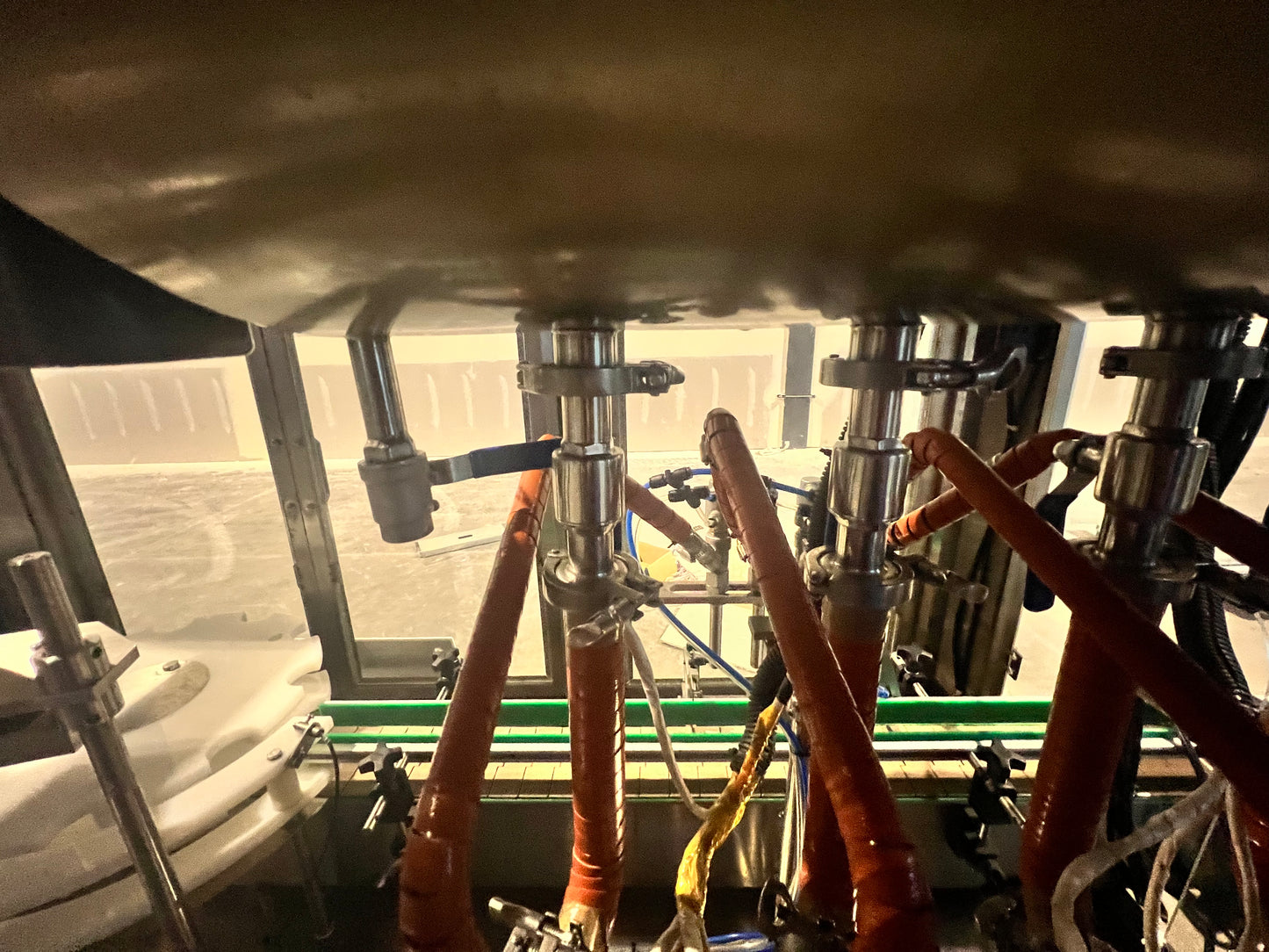 Used Filler and Capper - 4 Head, Filler and Capper with Feed Tank, Heat Traced - Shanghai JiaoBan Machinery