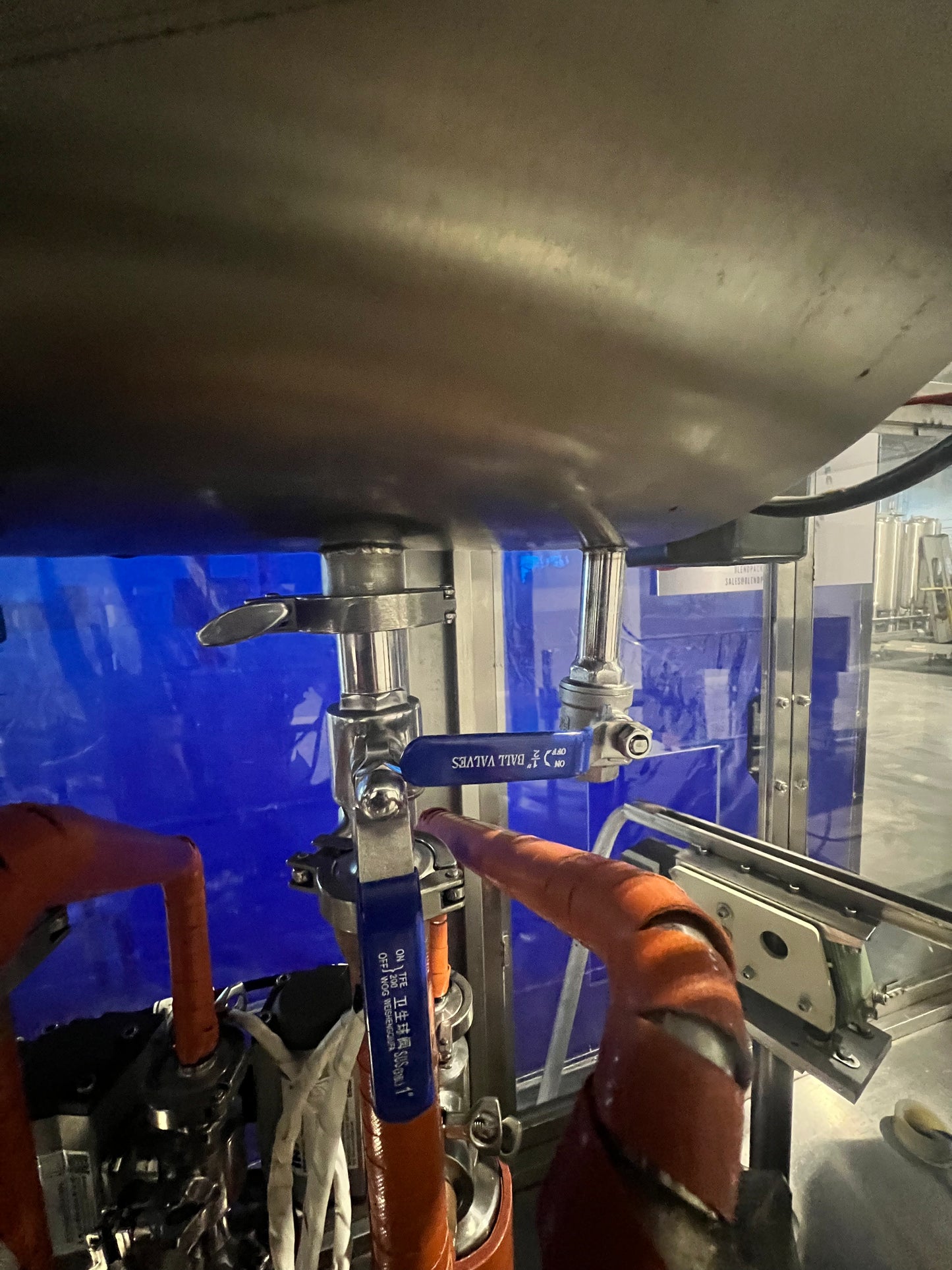 Used Filler and Capper - 4 Head, Filler and Capper with Feed Tank, Heat Traced - Shanghai JiaoBan Machinery