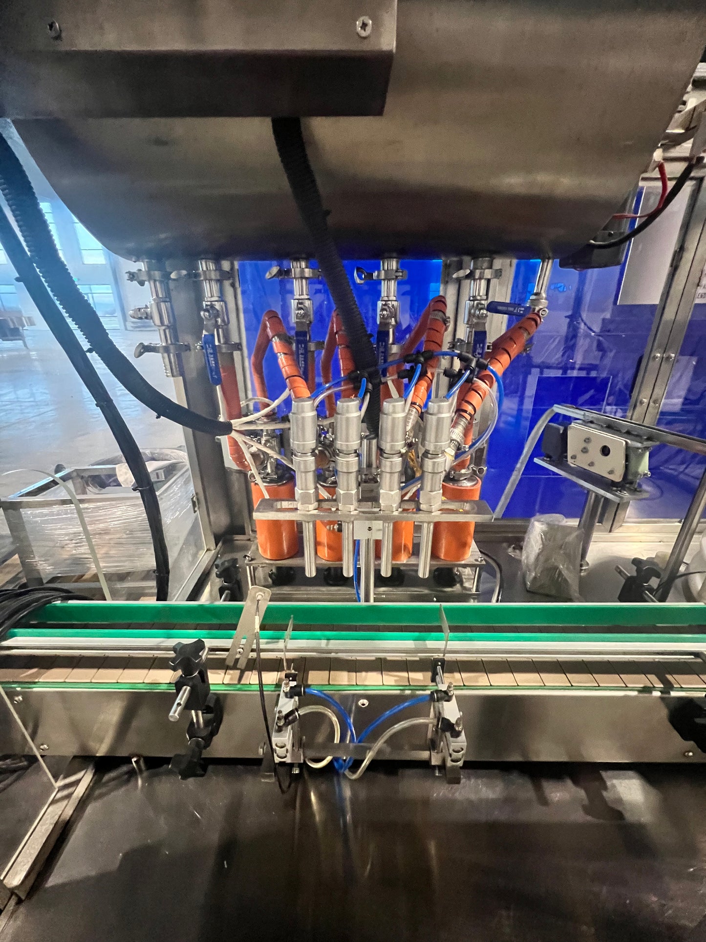 Used Filler and Capper - 4 Head, Filler and Capper with Feed Tank, Heat Traced - Shanghai JiaoBan Machinery