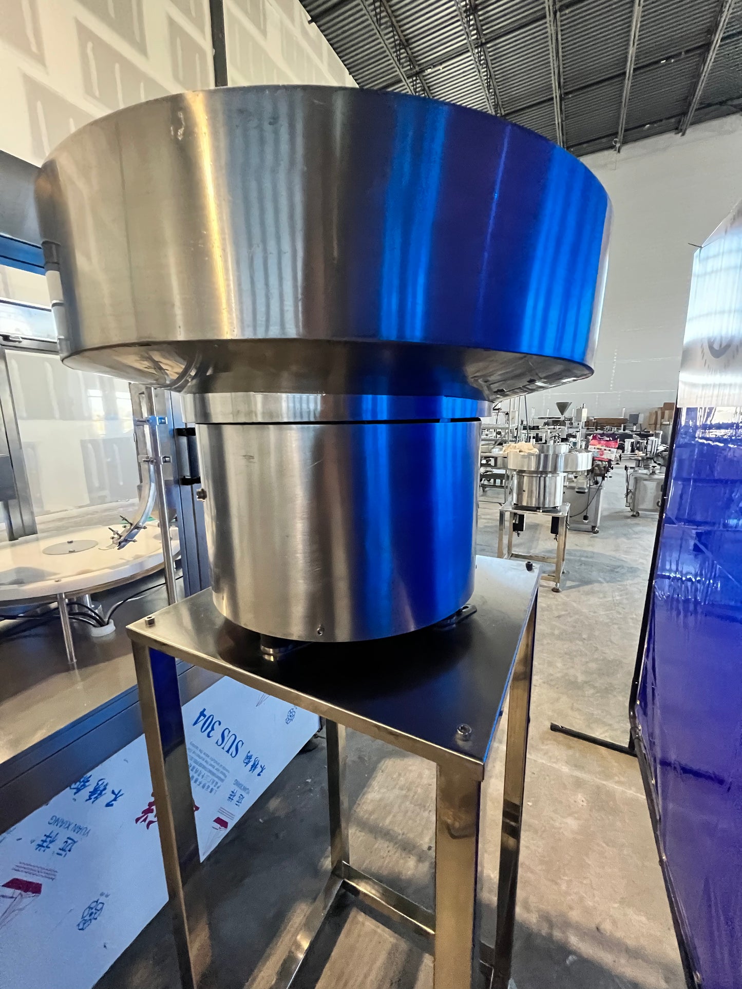 Like New Filler and Capper Lid Bowl with mini Hopper - Shanghai JiaoBan Machinery