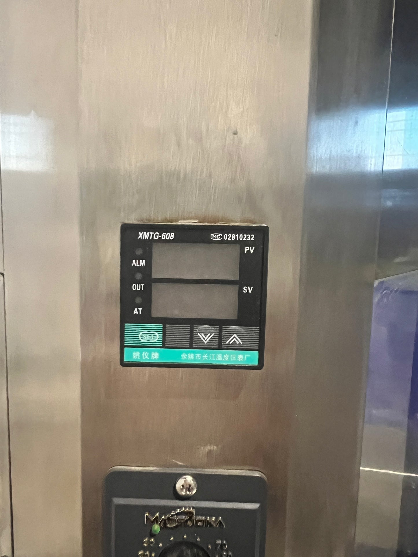 Used Filler and Capper - 4 Head, Filler and Capper with Feed Tank, Heat Traced - Shanghai JiaoBan Machinery