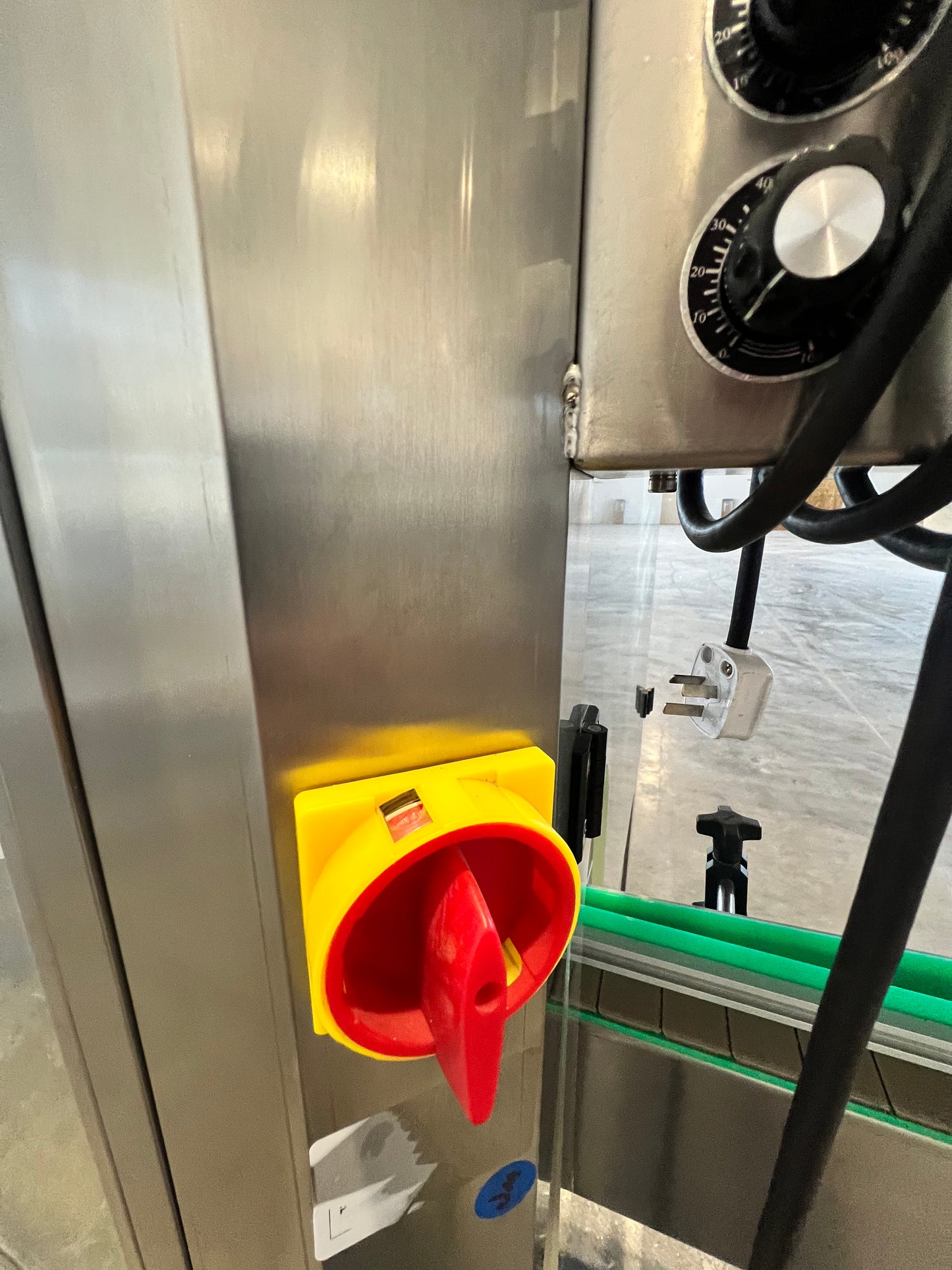 Like New Filler and Capper Lid Bowl with mini Hopper - Shanghai JiaoBan Machinery