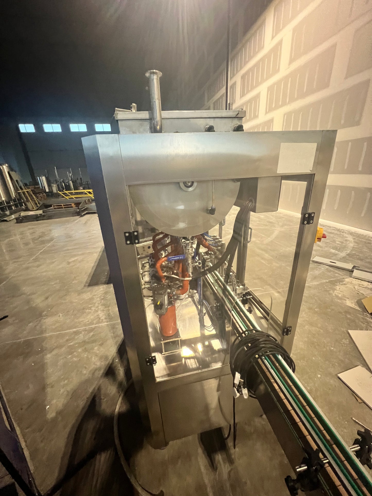 Used Filler and Capper - 4 Head, Filler and Capper with Feed Tank, Heat Traced - Shanghai JiaoBan Machinery