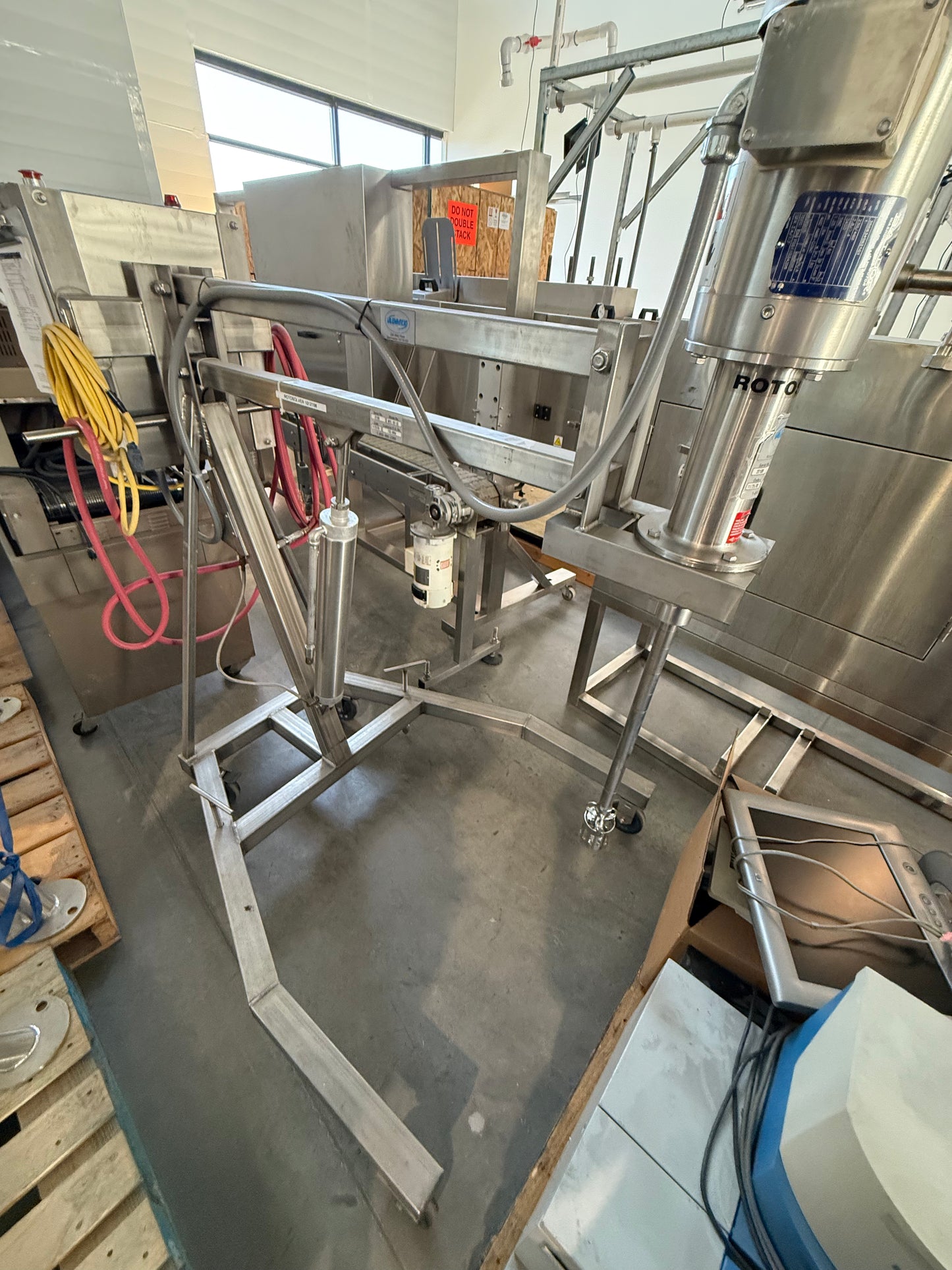 Used Admix High Shear Mixer, Model 80RS60SS, Serial Number 22109, Used Admix, Pneumatic Lift Stand MHL-101-SS