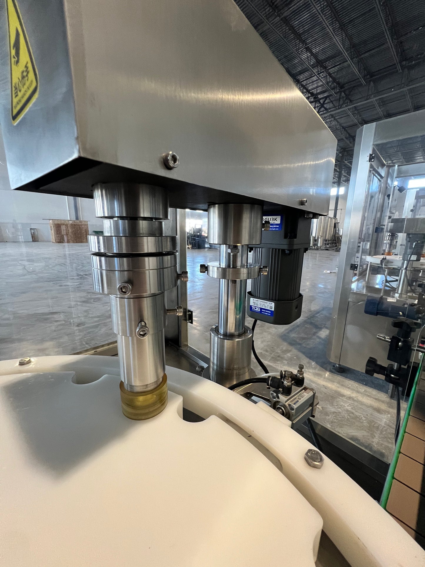 Like New Filler and Capper Lid Bowl with mini Hopper - Shanghai JiaoBan Machinery