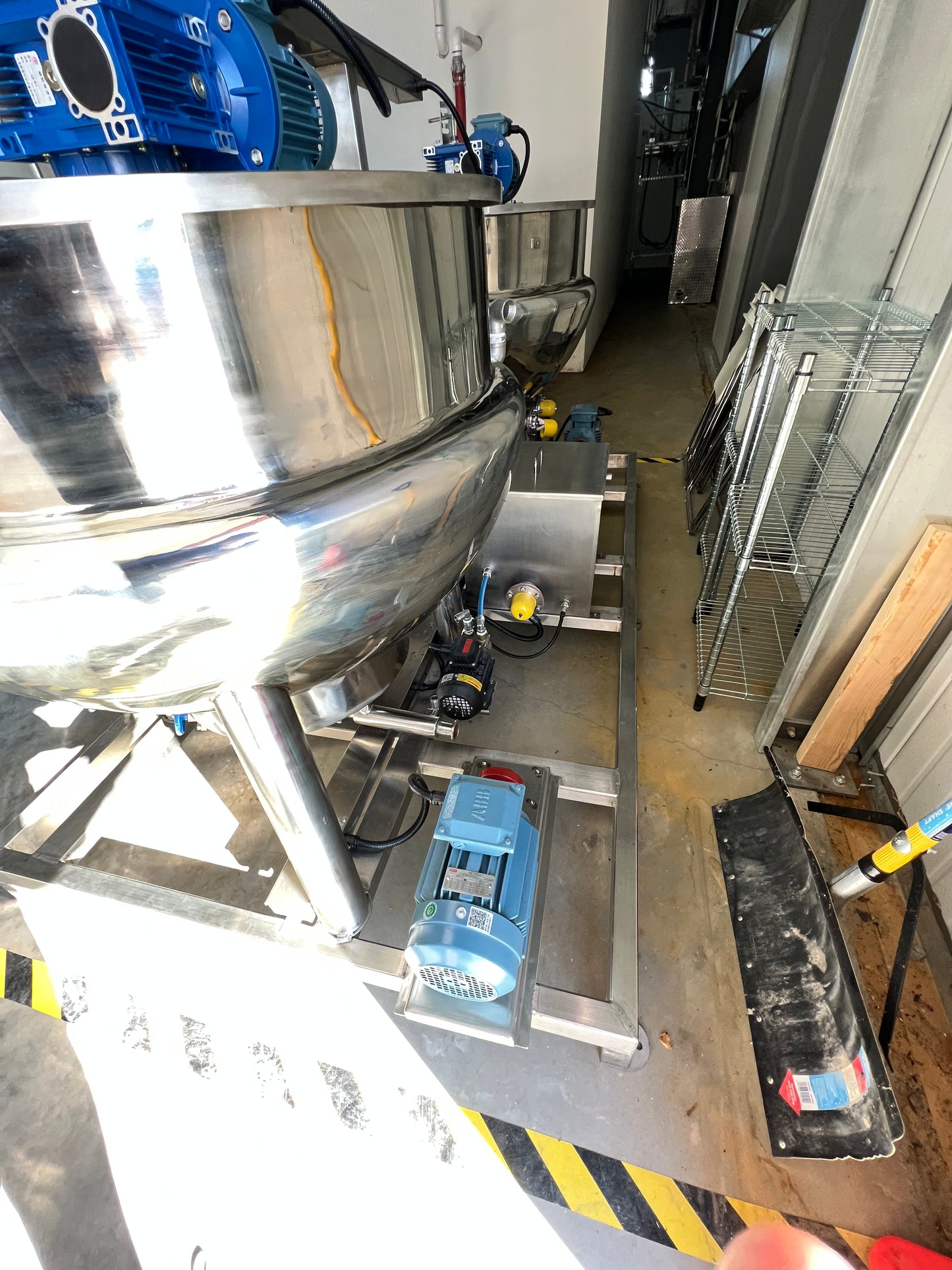 Tank - Mixing tank system - Model # GD150, 2 Tank, 150 liter each, SS Batching Skid with Controls, Scraper Agitation, KQ-500L, 50 Hz, Single Phase (pumps not included)