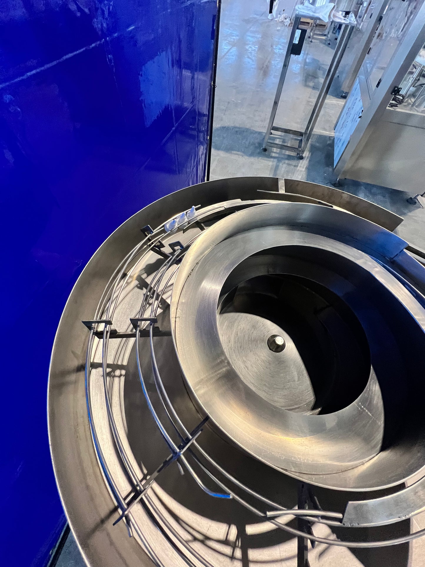 Like New Filler and Capper Lid Bowl with mini Hopper - Shanghai JiaoBan Machinery