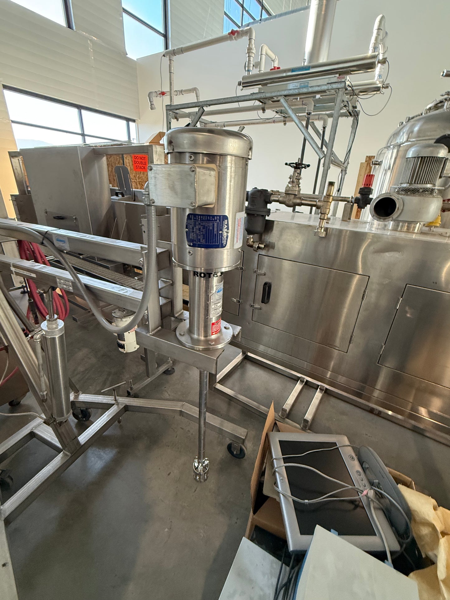 Used Admix High Shear Mixer, Model 80RS60SS, Serial Number 22109, Used Admix, Pneumatic Lift Stand MHL-101-SS