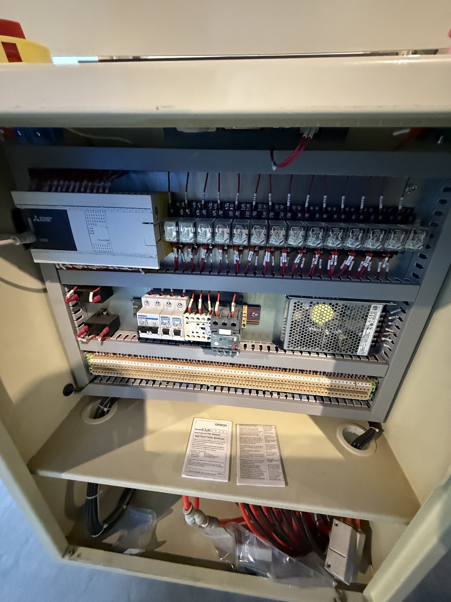 Brother (BroPac) Automatic Case Erector and Bottom Sealer, Model CES4035M