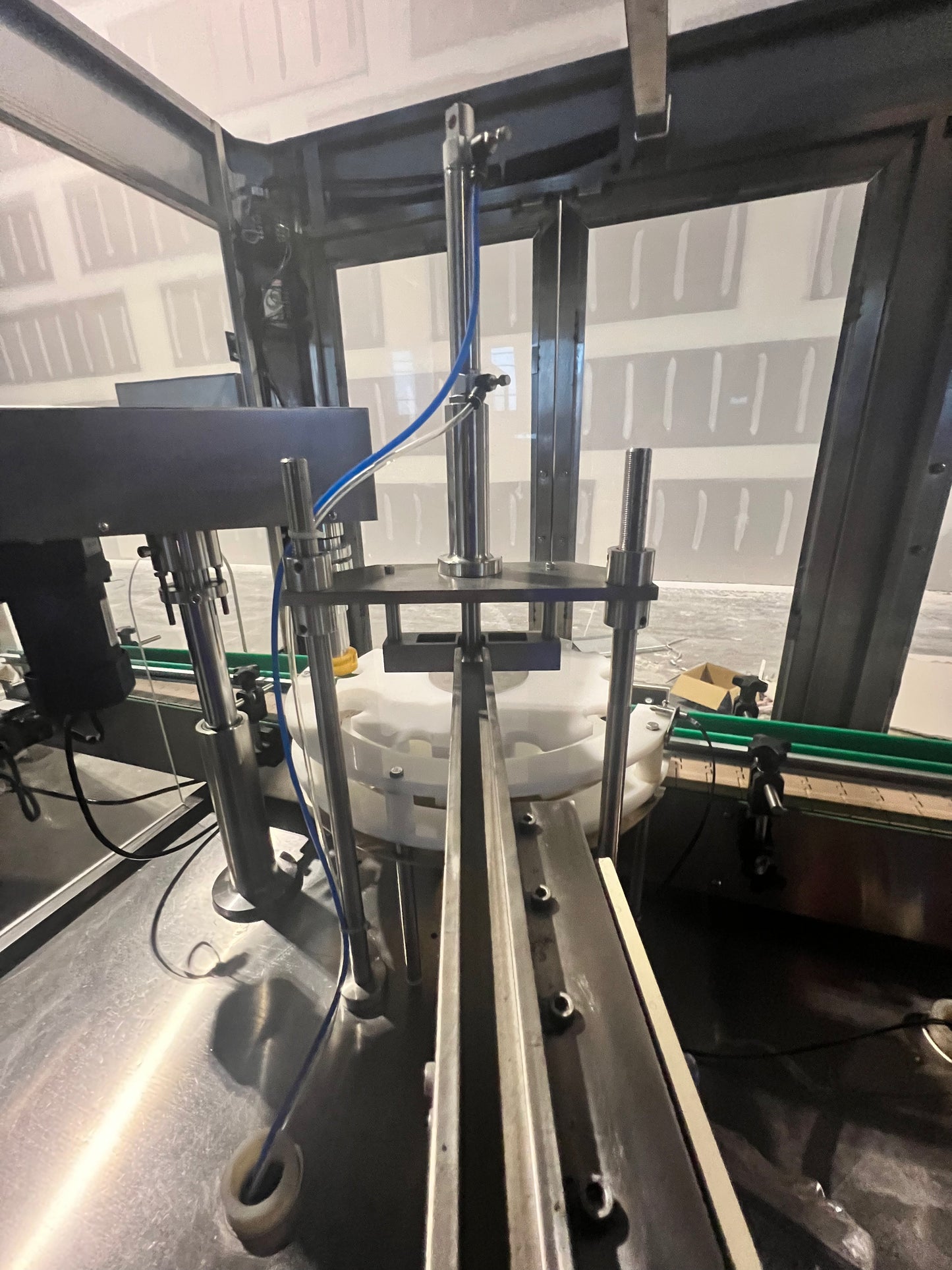 Used Filler and Capper - 4 Head, Filler and Capper with Feed Tank, Heat Traced - Shanghai JiaoBan Machinery