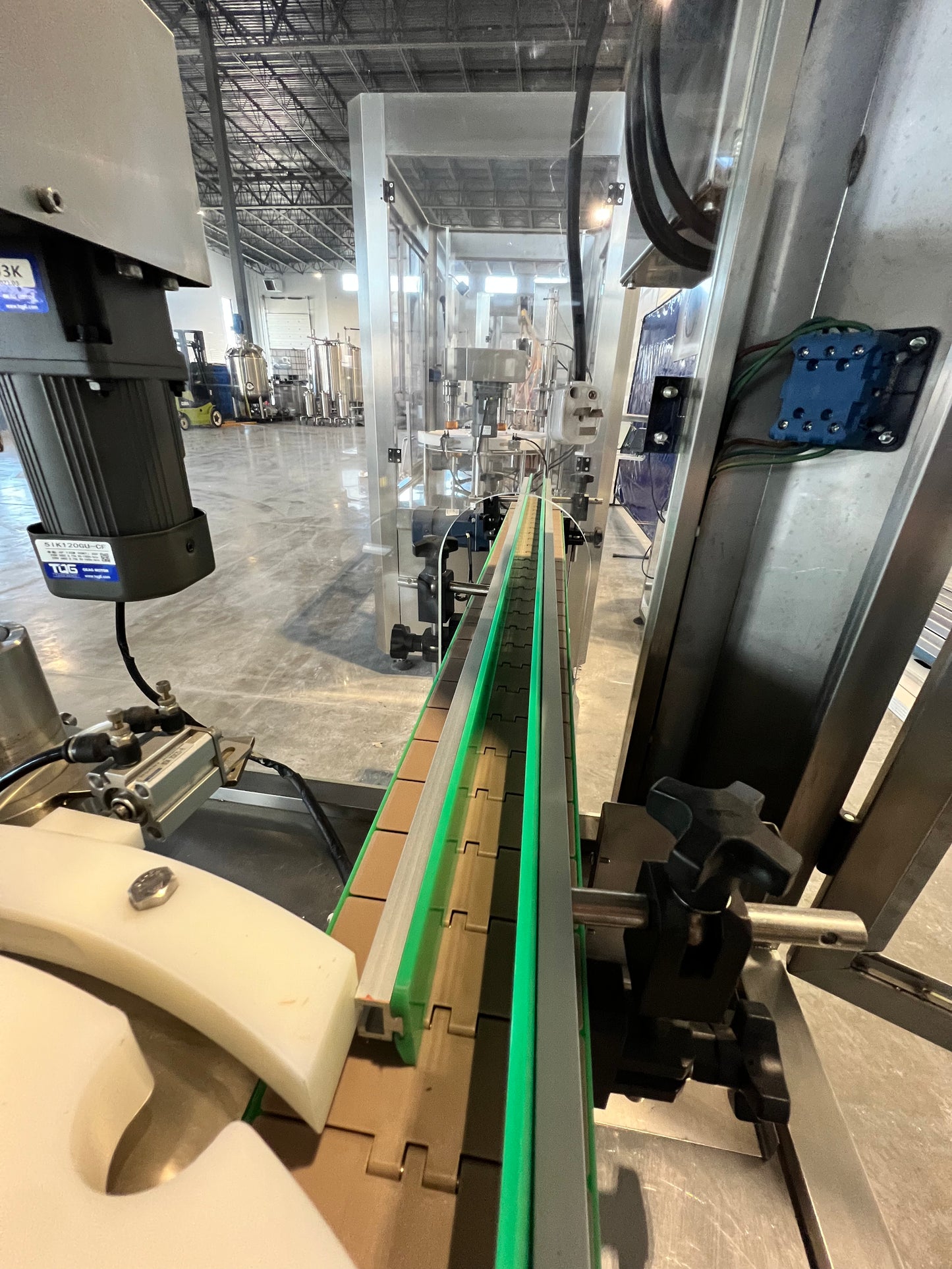 Like New Filler and Capper Lid Bowl with mini Hopper - Shanghai JiaoBan Machinery