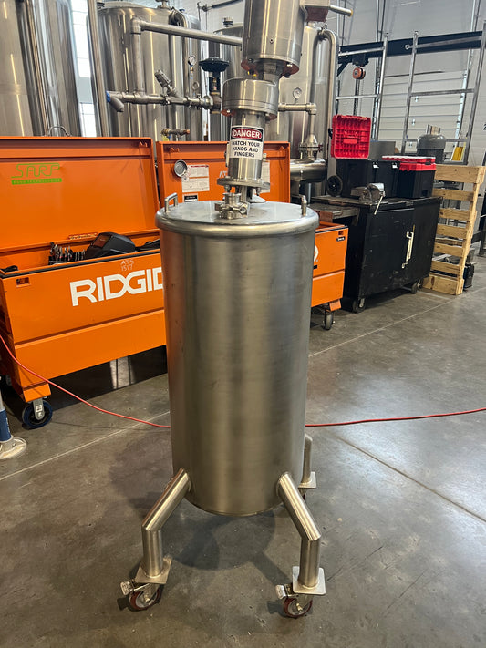 New 40 gallon, single wall 12 gauge, 304 SS Tank including clamp mount propeller mixer —Stock UTAH - Quantity 1