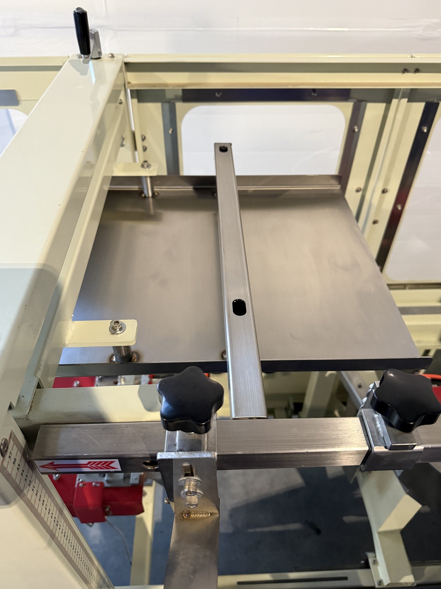 Brother (BroPac) Automatic Case Erector and Bottom Sealer, Model CES4035M