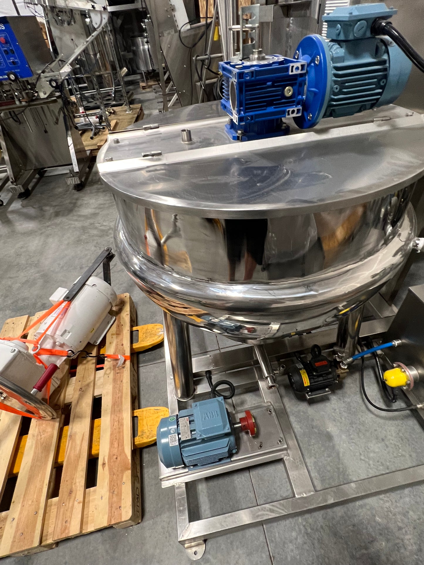 Tank - Mixing tank system - Model # GD150, 2 Tank, 150 liter each, SS Batching Skid with Controls, Scraper Agitation, KQ-500L, 50 Hz, Single Phase (pumps not included)