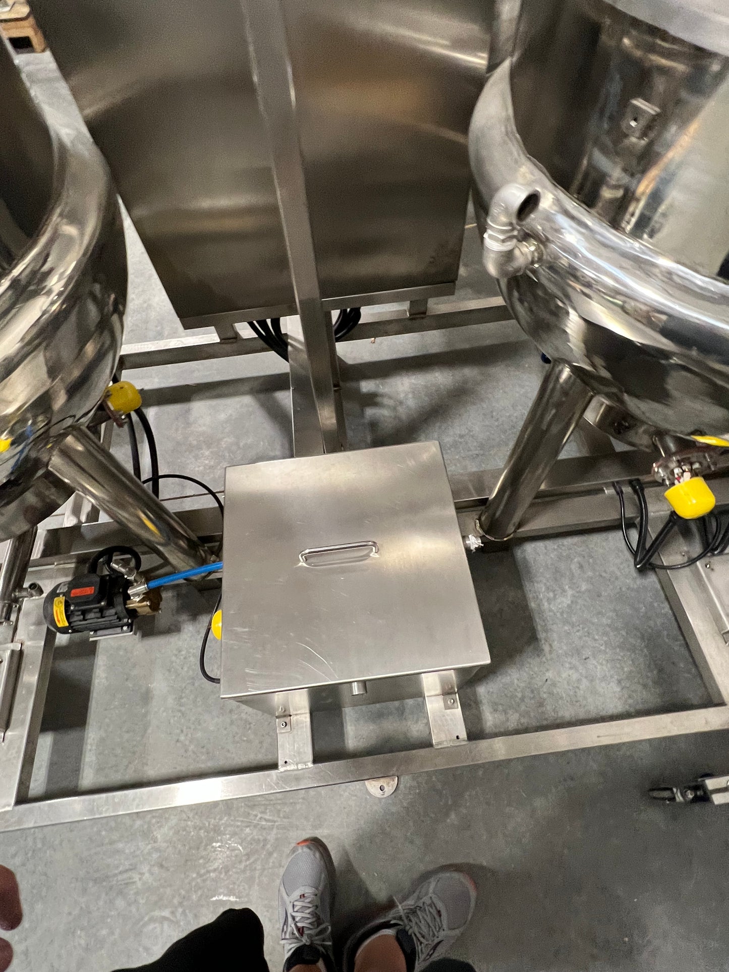 Tank - Mixing tank system - Model # GD150, 2 Tank, 150 liter each, SS Batching Skid with Controls, Scraper Agitation, KQ-500L, 50 Hz, Single Phase (pumps not included)