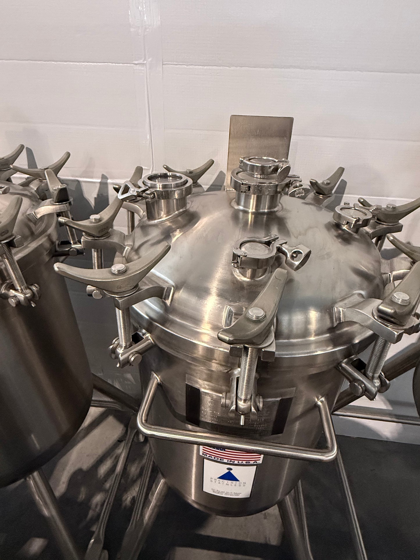 Pre-Owned 100 Liter Pressure Tank - Precision Stainless, 316L SS, Working Pressure 60 PSIG @ 212 Deg