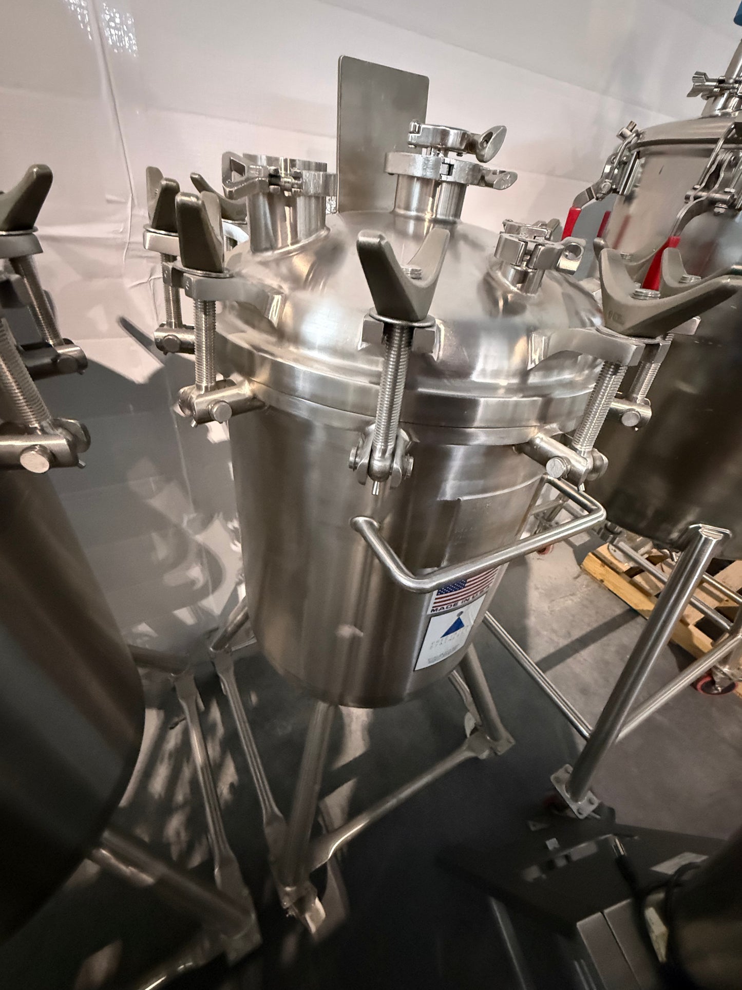 Pre-Owned 100 Liter Pressure Tank - Precision Stainless, 316L SS, Working Pressure 60 PSIG @ 212 Deg