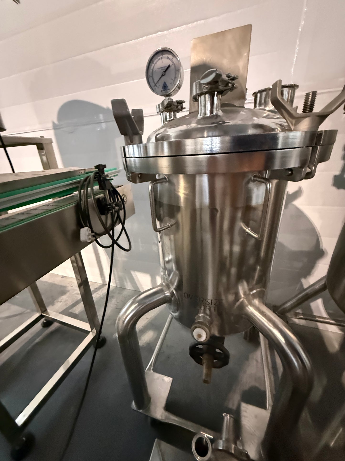 Approx 50-Liter Pressure Tank, DCI, 4 legs, with casters