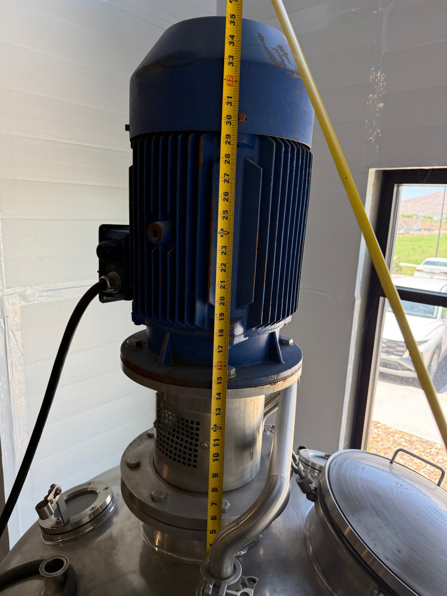 1,000 liter insulated tank with shear mixer