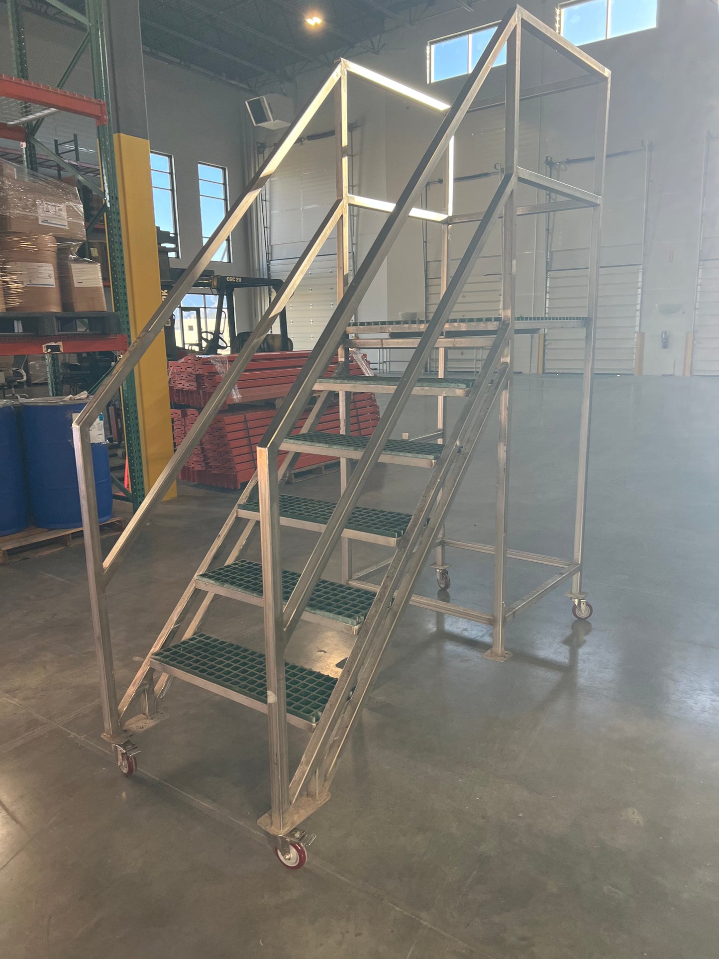Pre-Owned / Minimal Use, SS Platform with stairs - currently mounted on SS Temporary casters