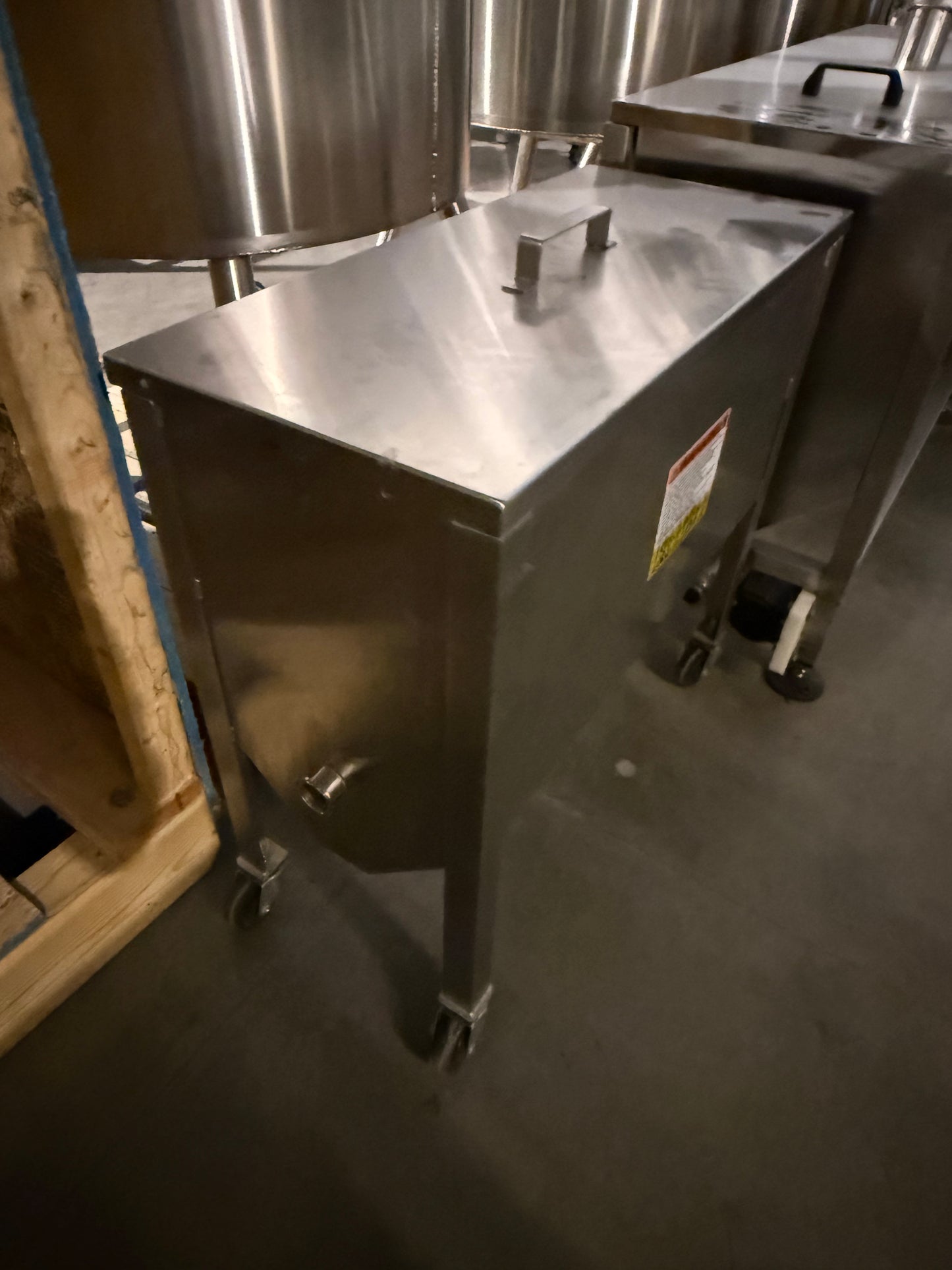 Kaps-All NEW Model V-8-E- Piston filler with 8'6" conveyor - 10 Pistons / Tip Nozzles, Class 1 / Div 1