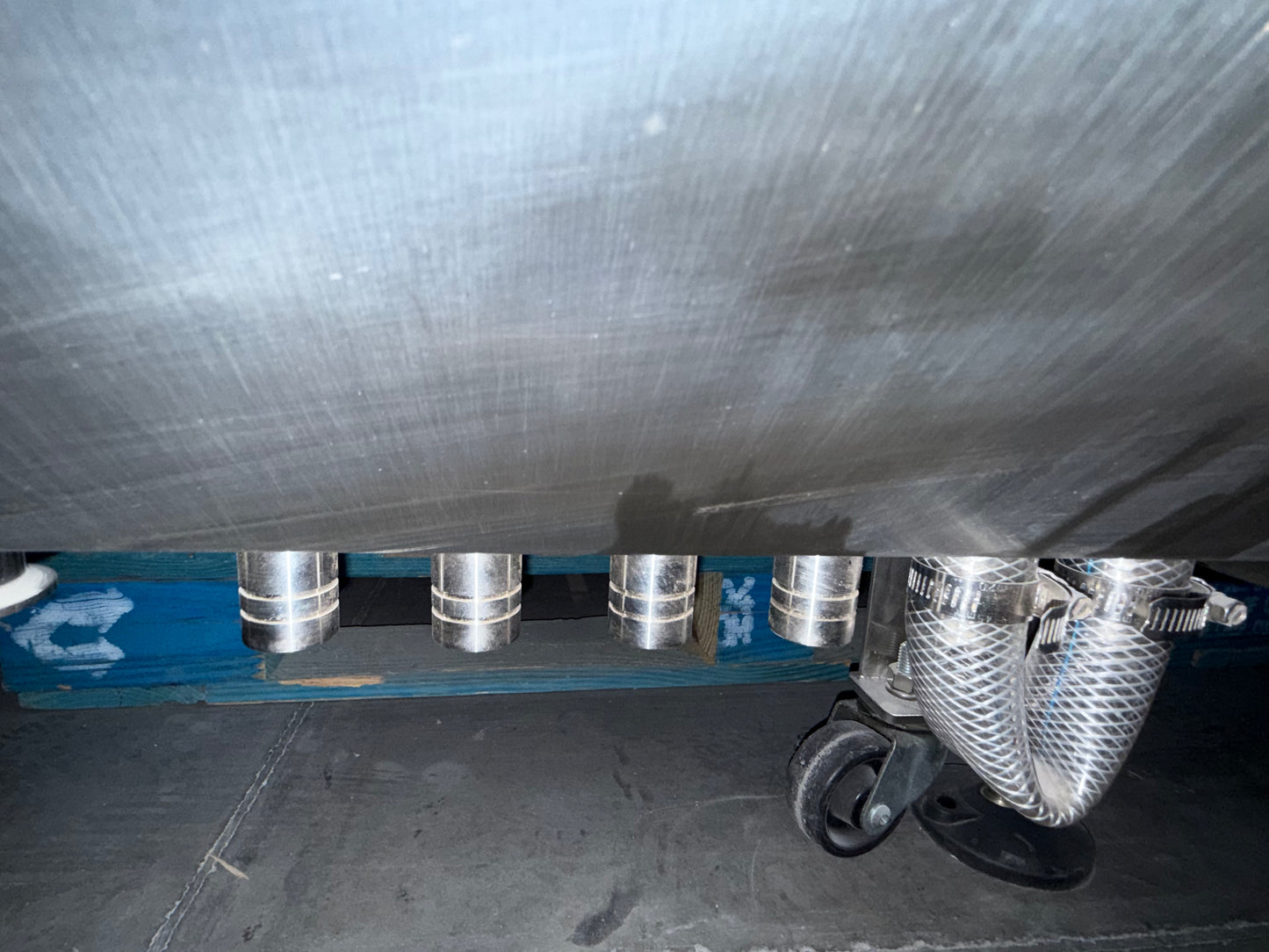 Kaps-All NEW Model V-8-E- Piston filler with 8'6" conveyor - 10 Pistons / Tip Nozzles, Class 1 / Div 1