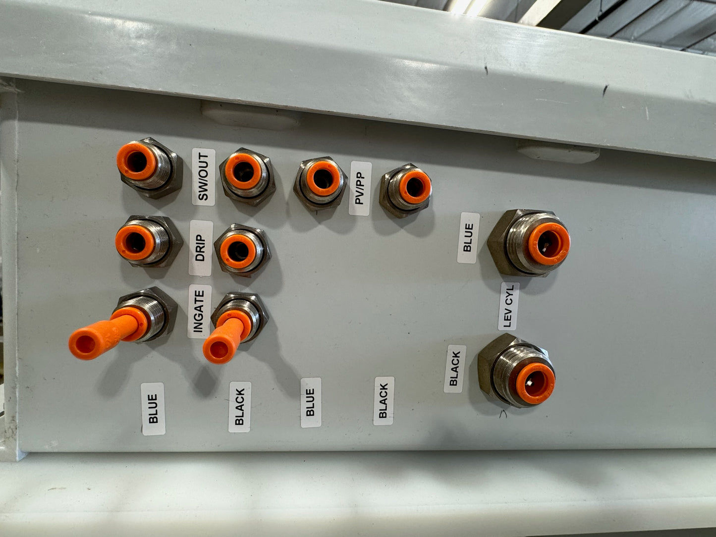 Slightly Used Inline Filling Systems - Overflow Filler - 16-20 Head Pressure overflow hot filler, with feed tank, Serial # 46910, 220 Volt