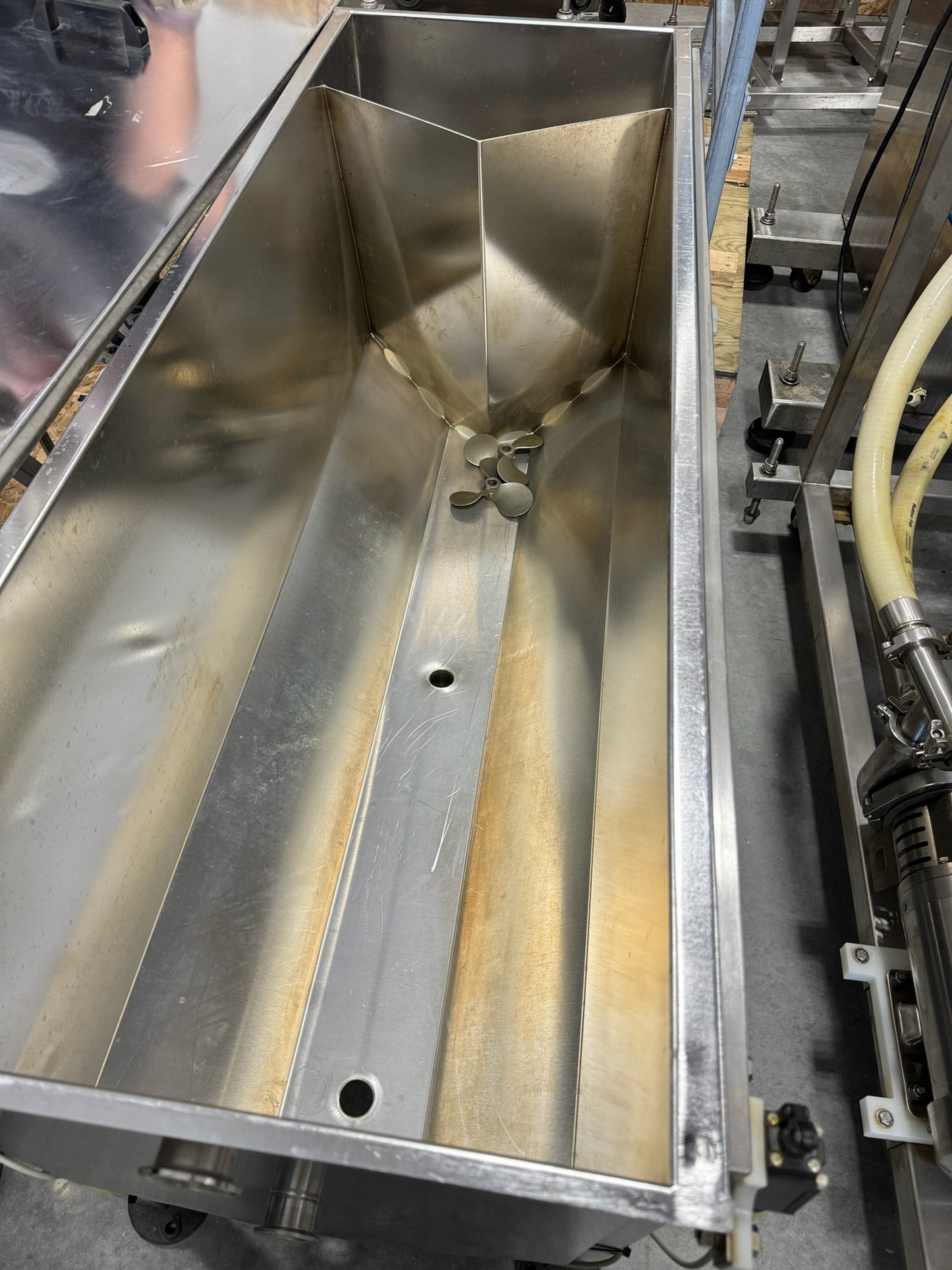 Slightly Used Inline Filling Systems - Overflow Filler - 16-20 Head Pressure overflow hot filler, with feed tank, Serial # 46910, 220 Volt