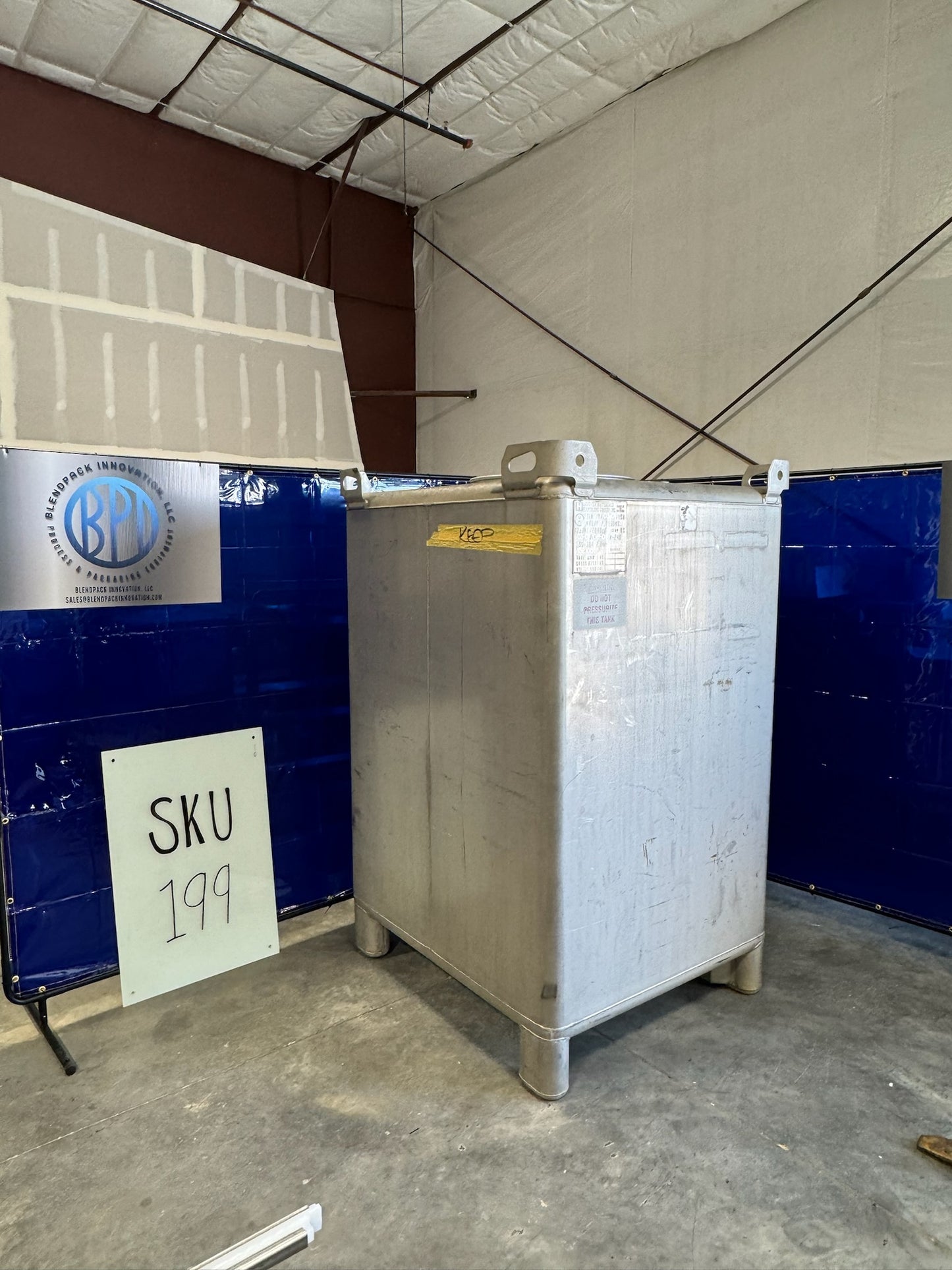 Tote- 550 Gallon Stainless Steel Tote